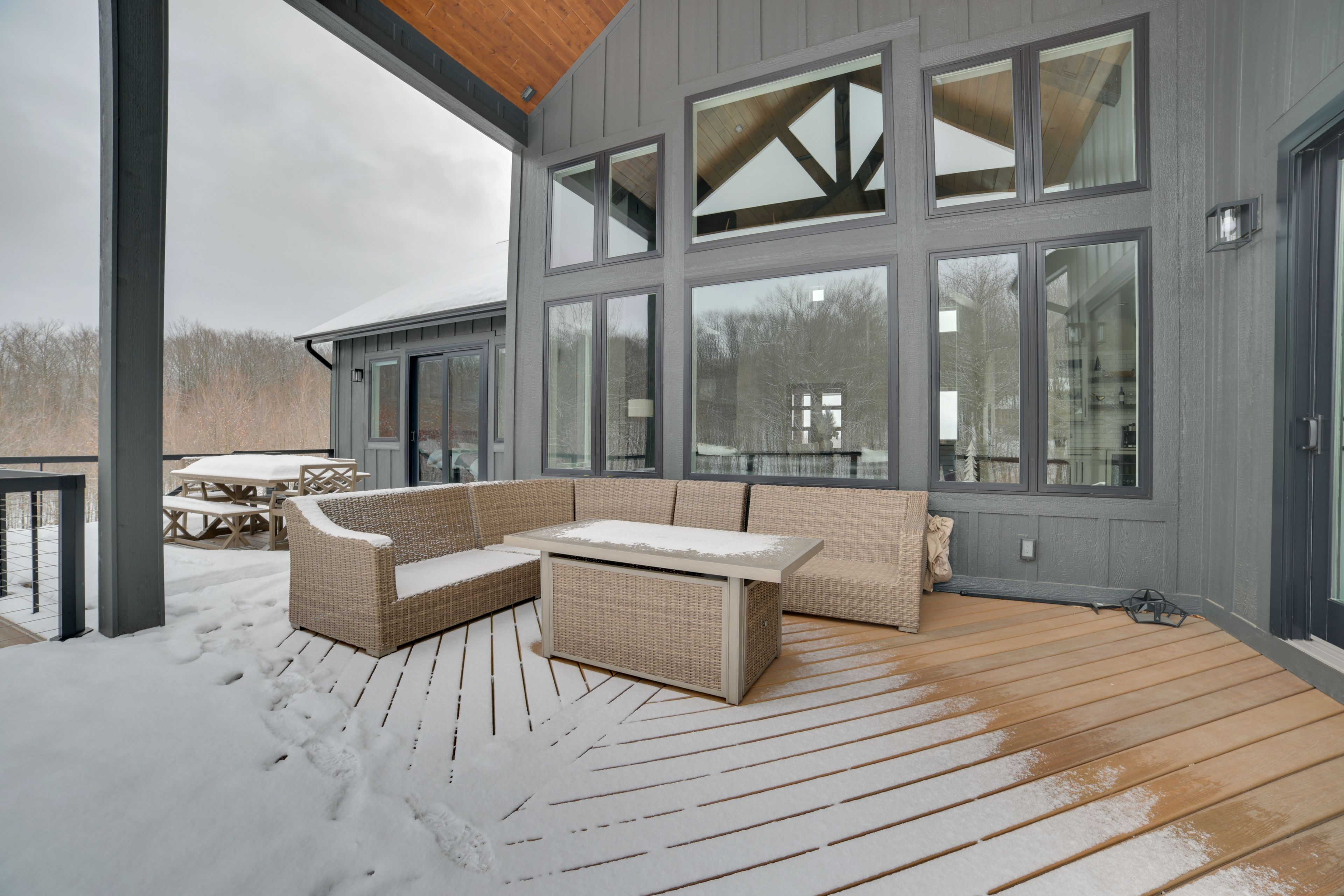 Deck | Gas Fire Pit | Outdoor Dining Area | Gas Grill