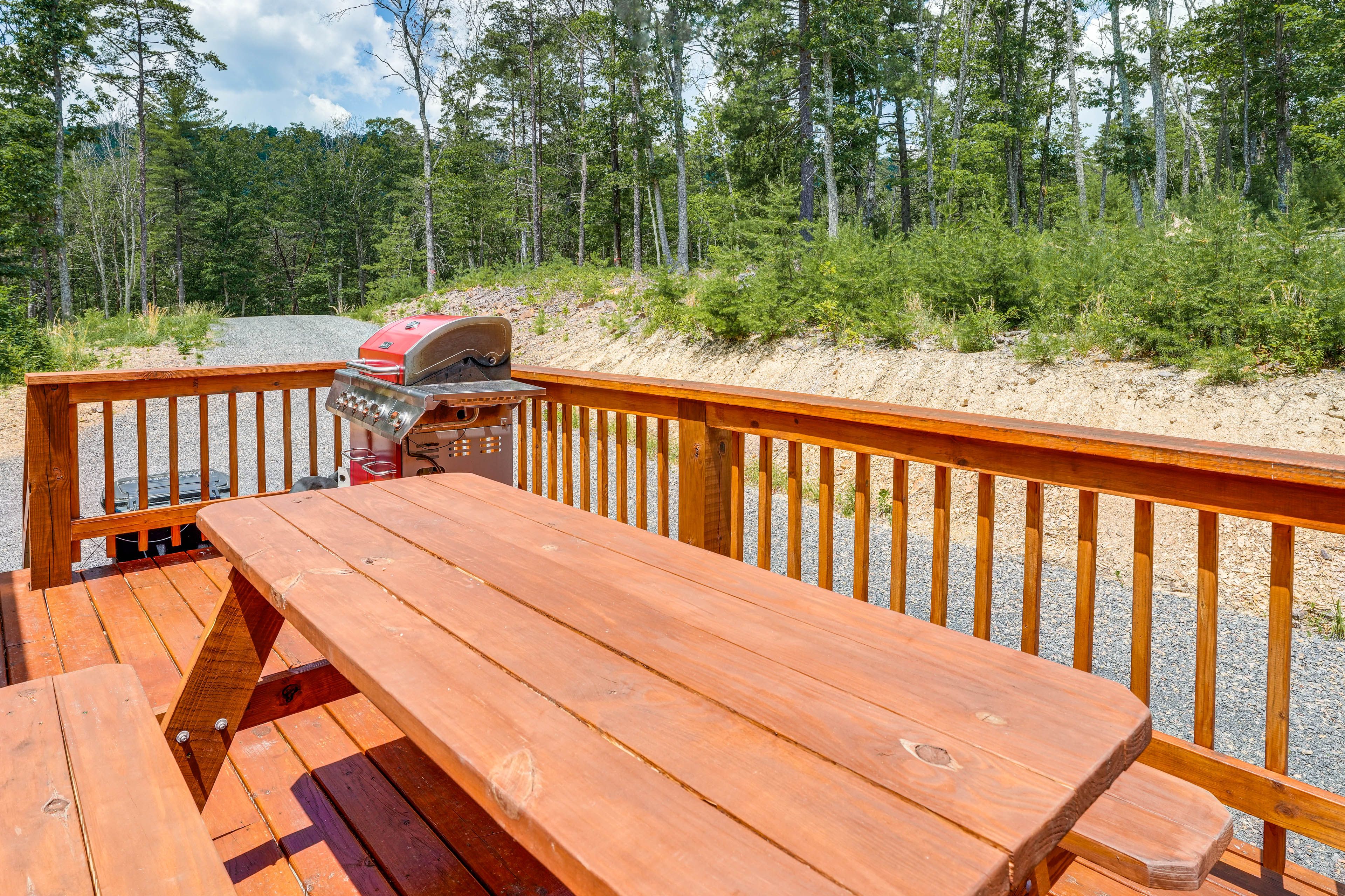 Back Deck | Gas Grill | Hot Tub