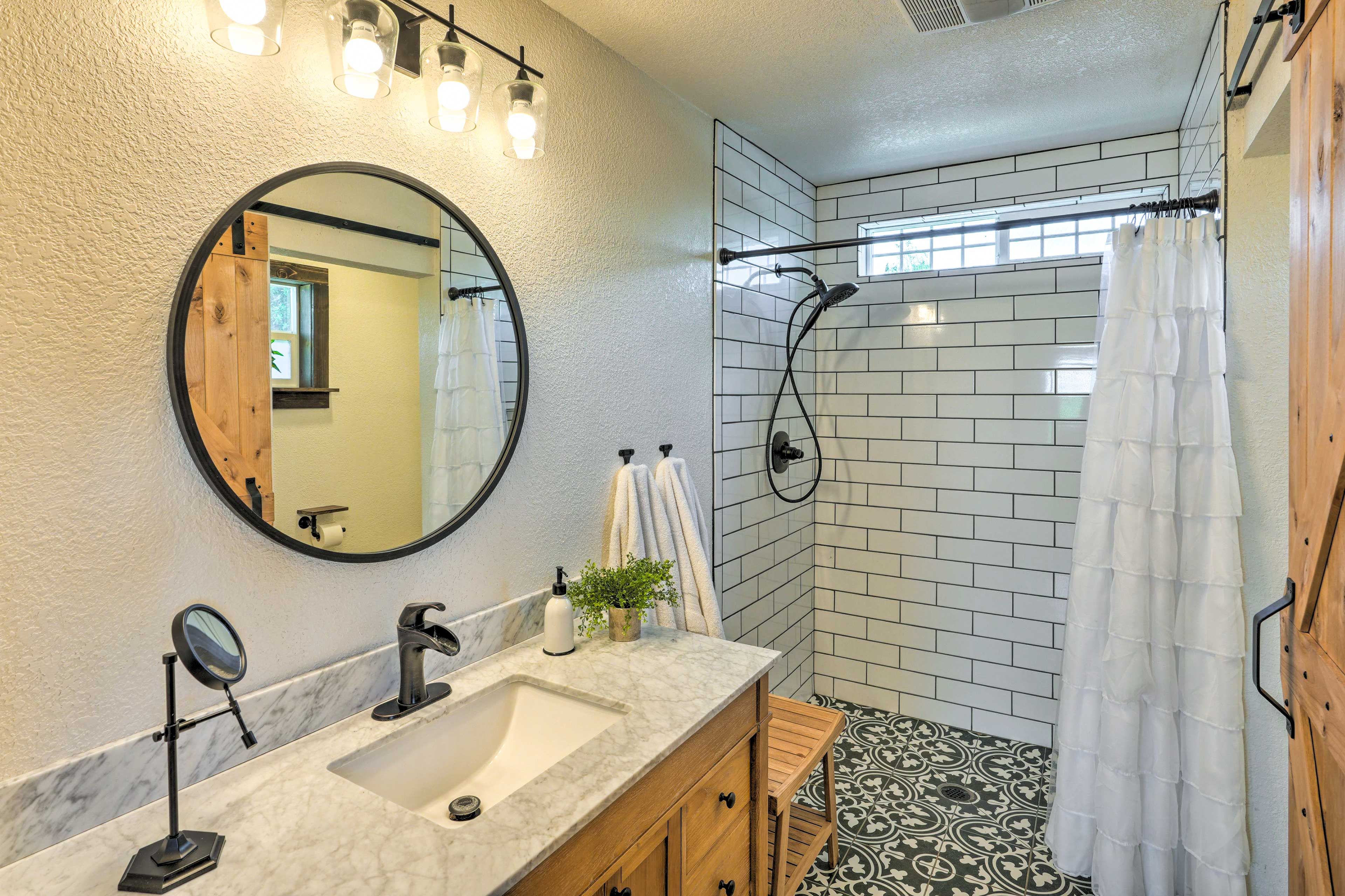Bathroom | Complimentary Toiletries | In-Unit Laundry