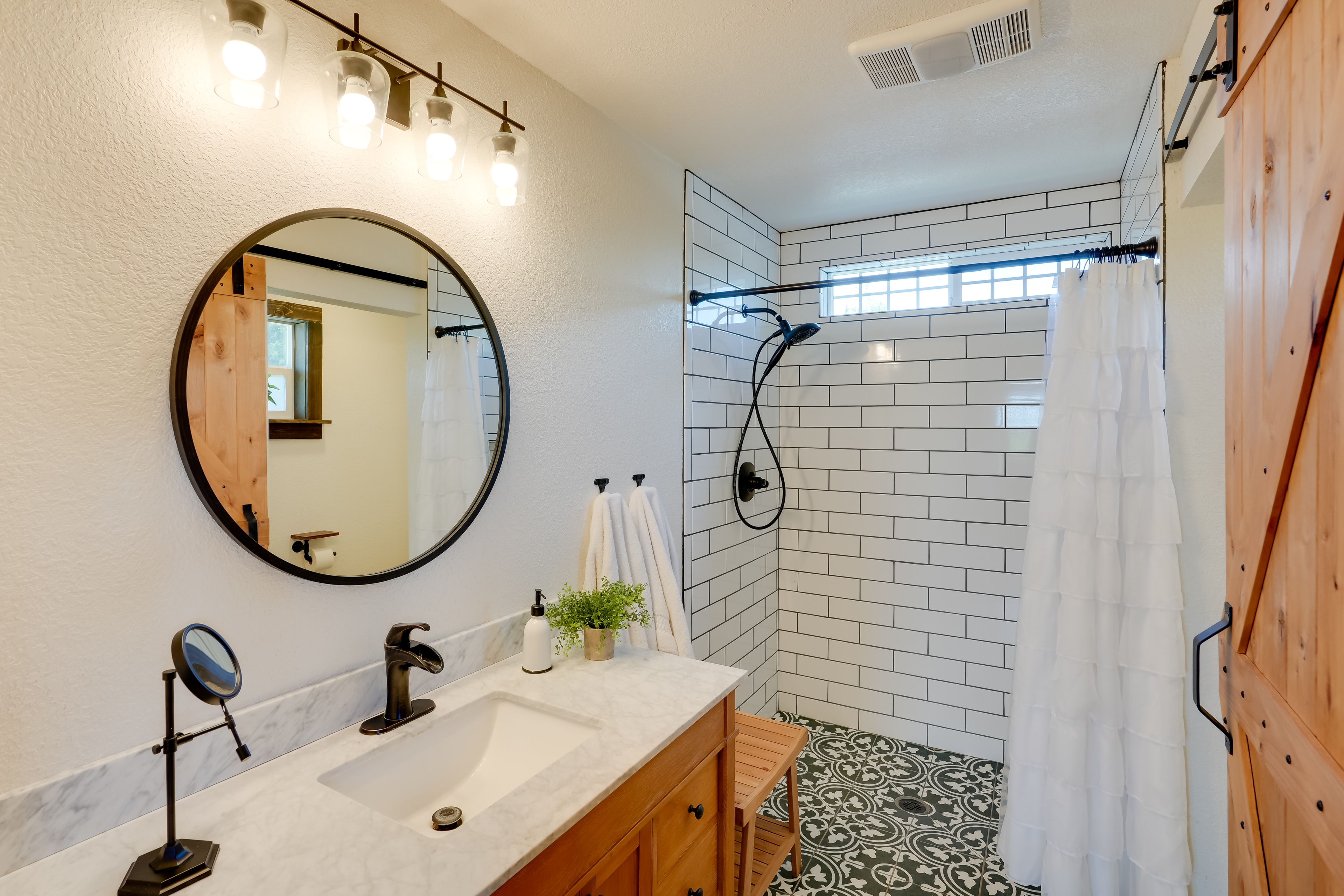 Bathroom | Complimentary Toiletries | In-Unit Laundry