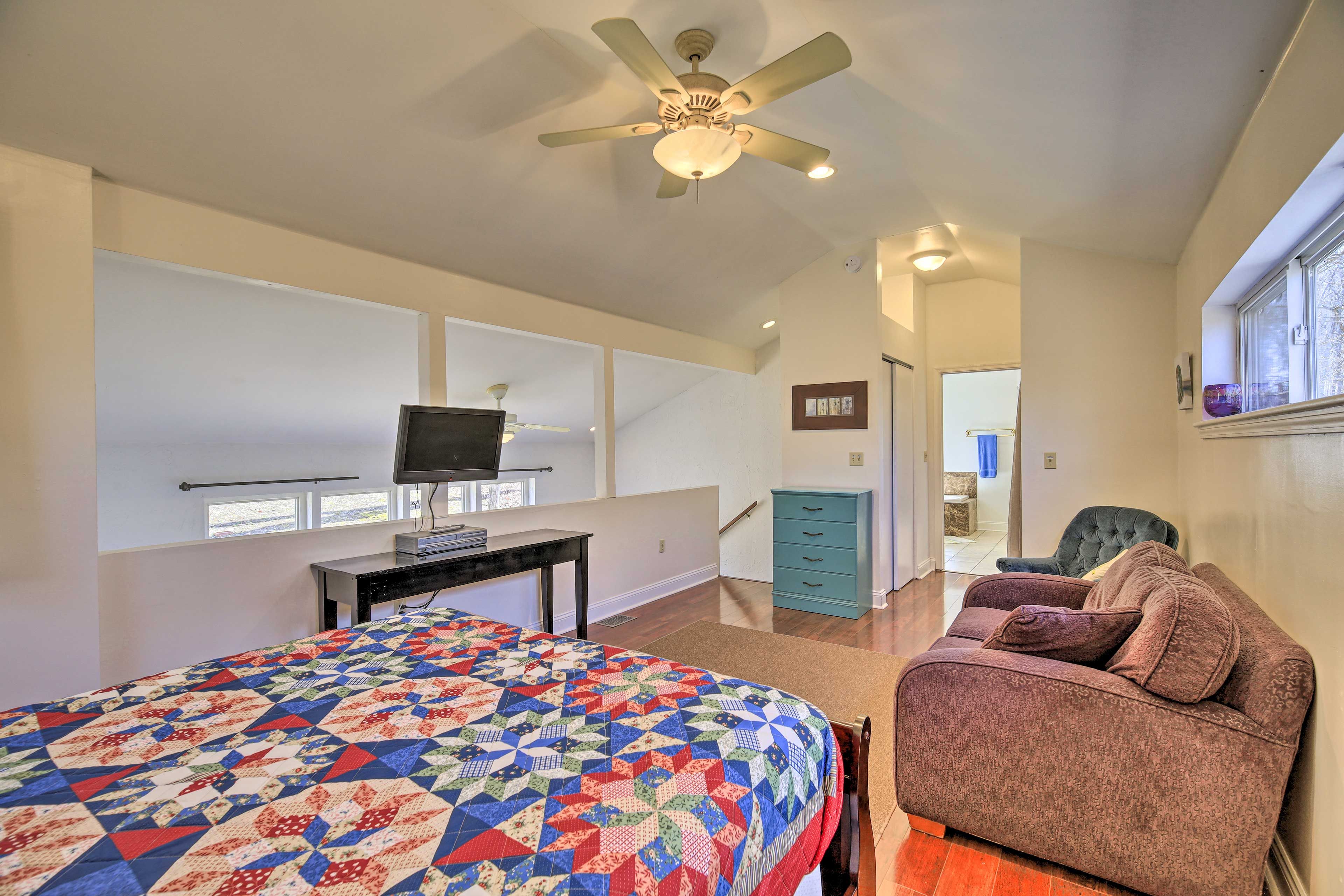 Linens Provided | En-Suite Bathroom