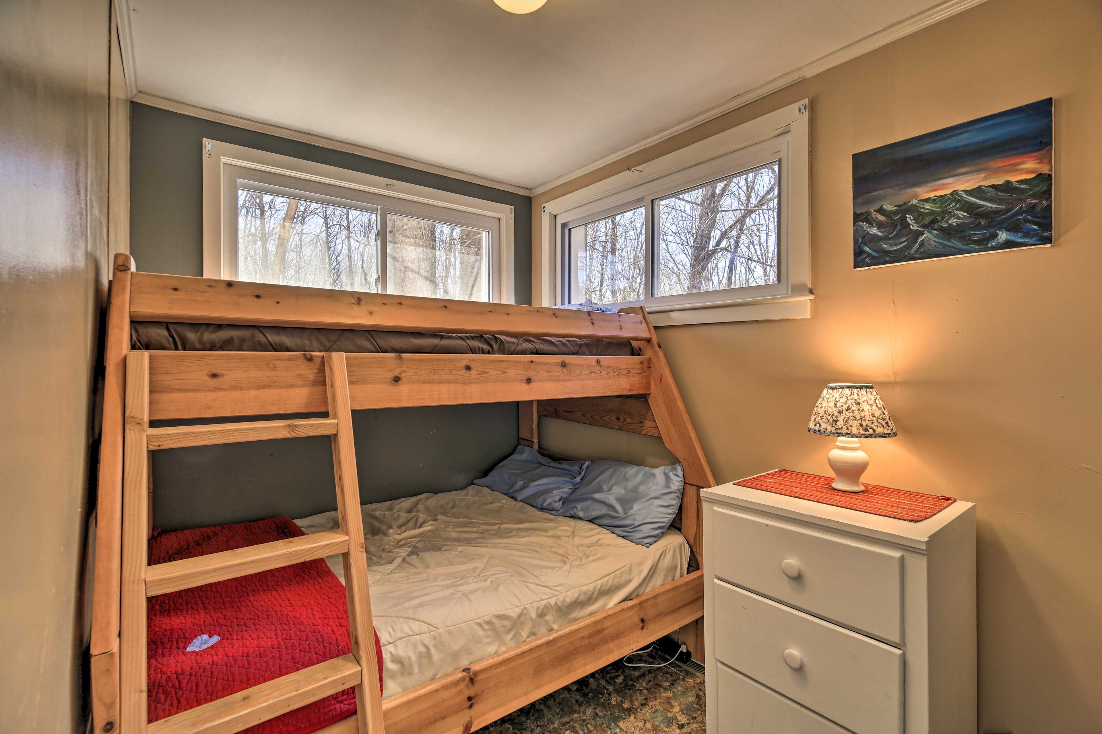 Bedroom 3 | Twin/Full Bunk Bed | 1st Floor