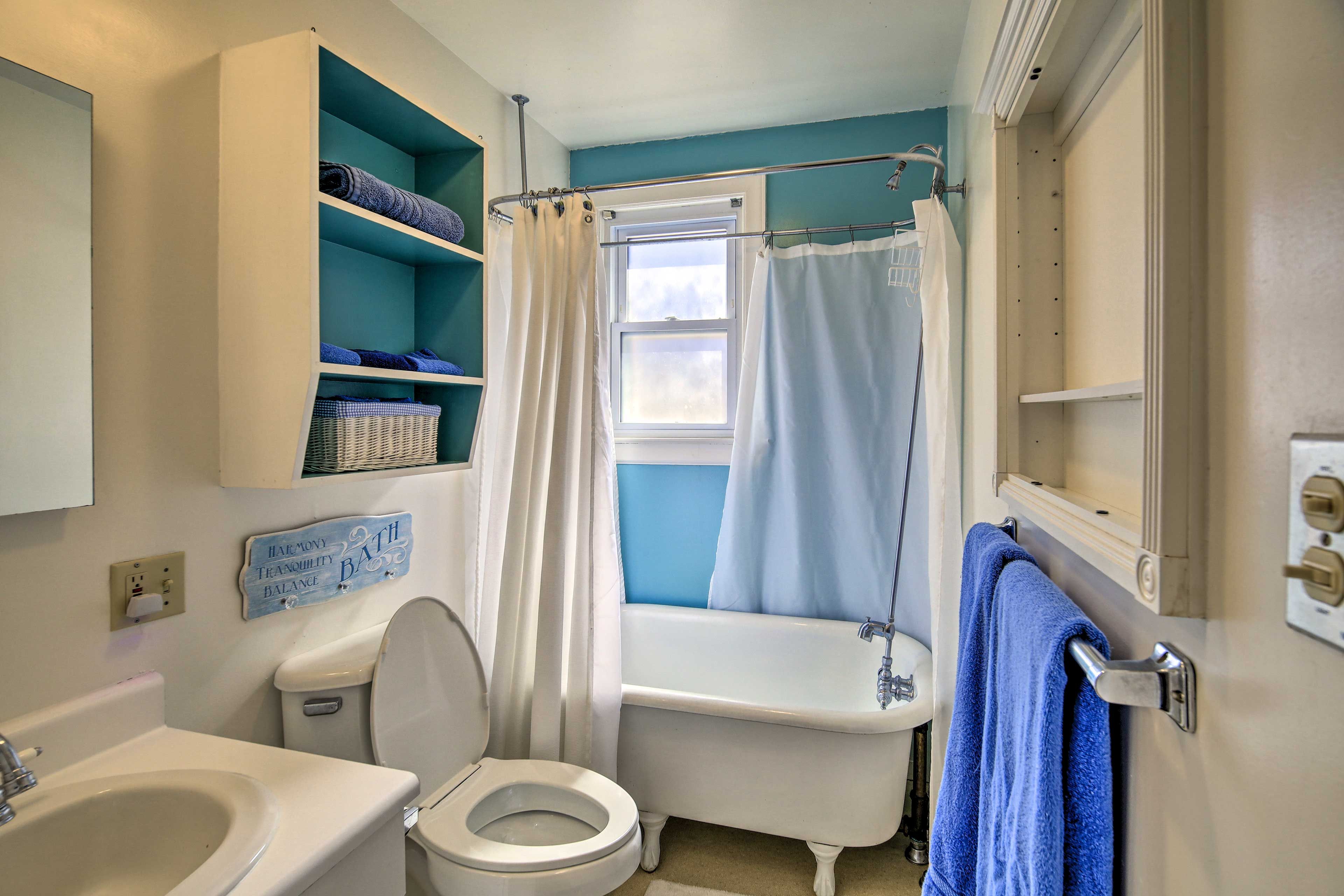 Bathroom | Towels Provided | 1st Floor