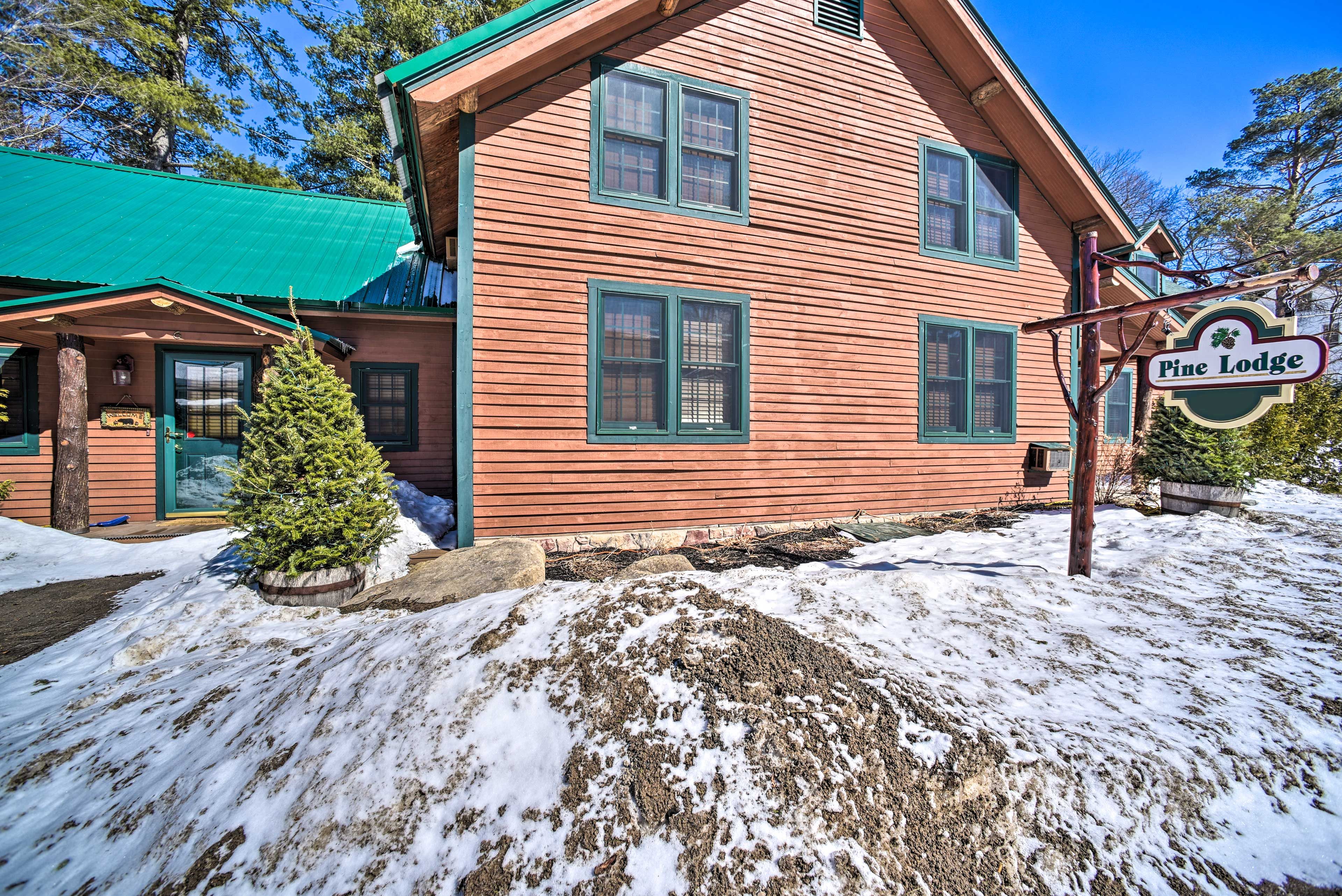 Pine Lodge Condo Exterior | 8.7 Miles To High Falls Gorge
