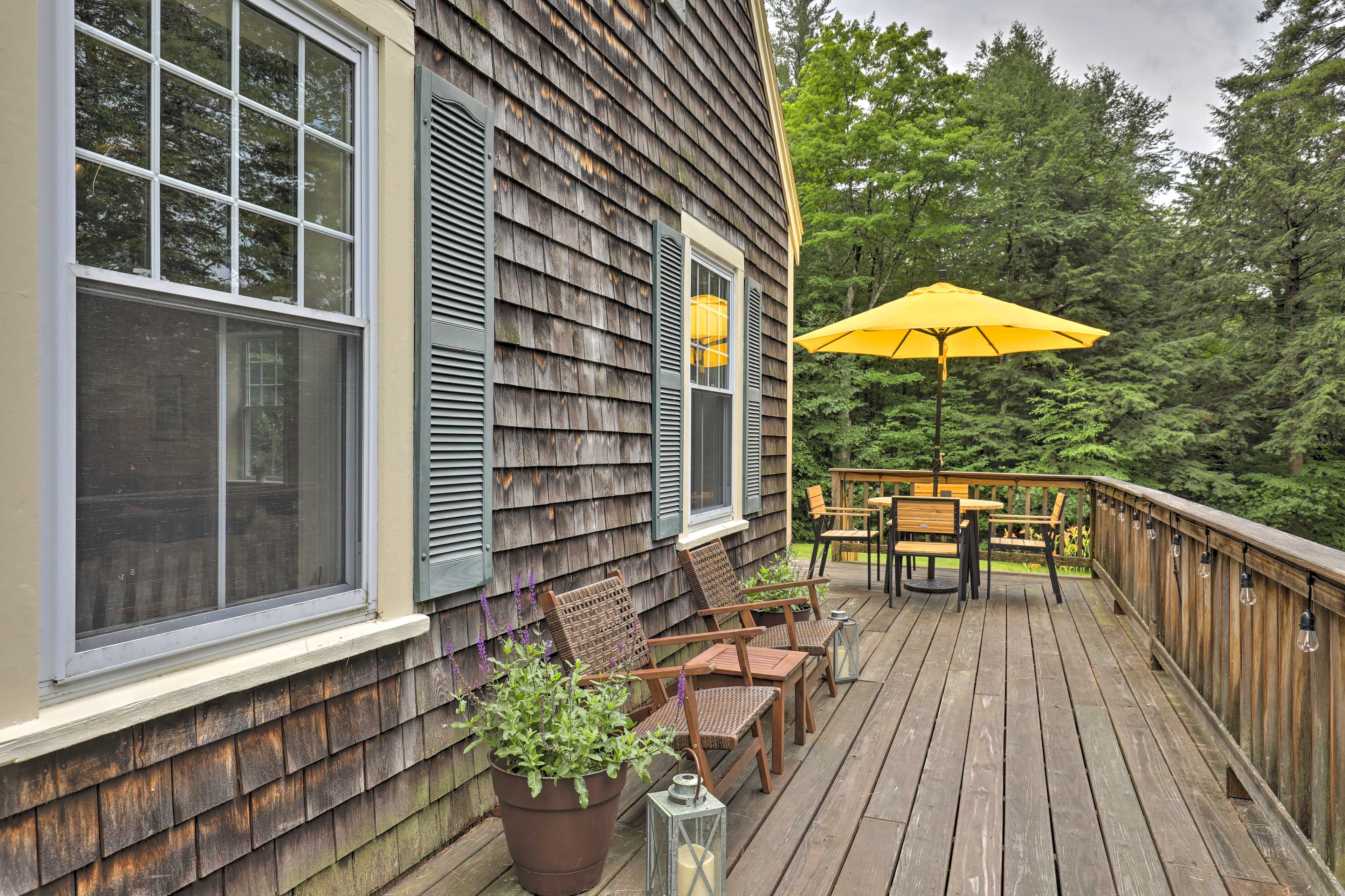Deck | Outdoor Dining | Gas Grill