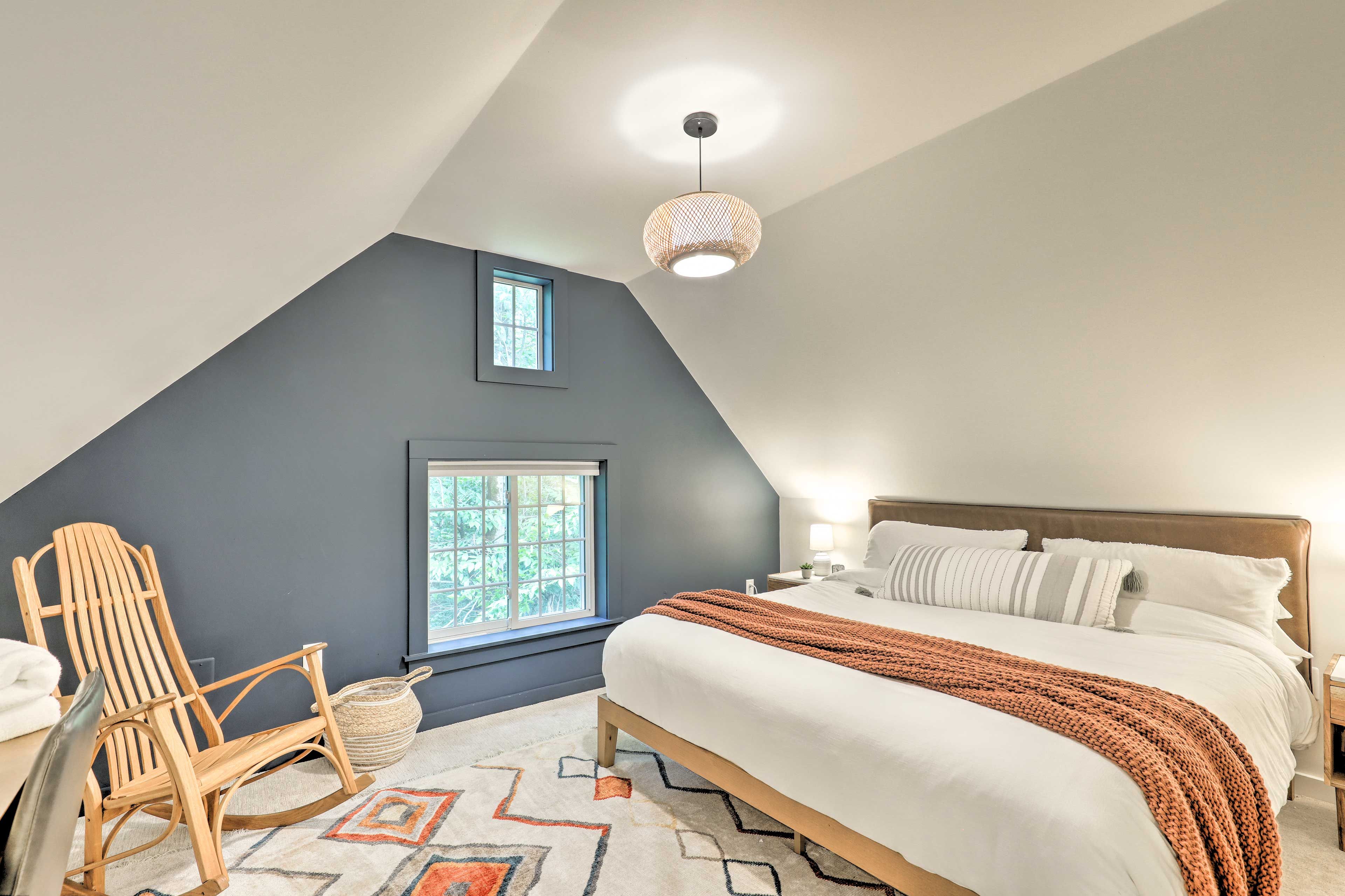 Bedroom 1 | King Bed