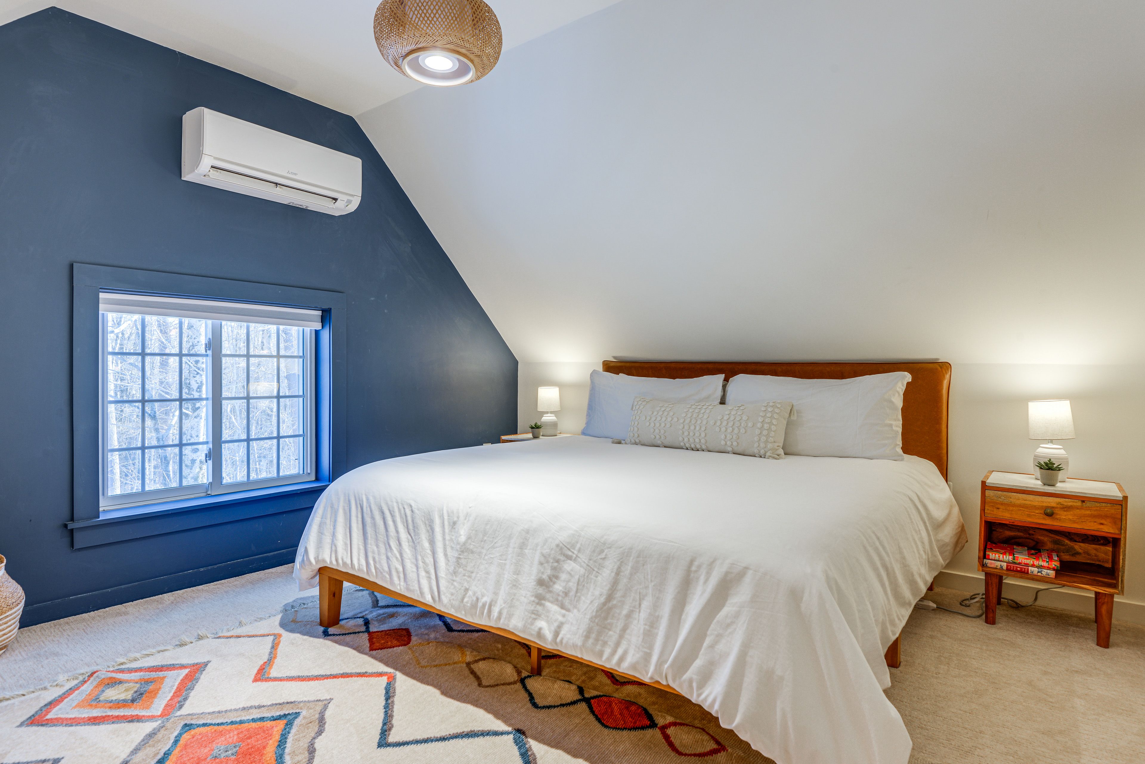 Bedroom 1 | King Bed | Linens