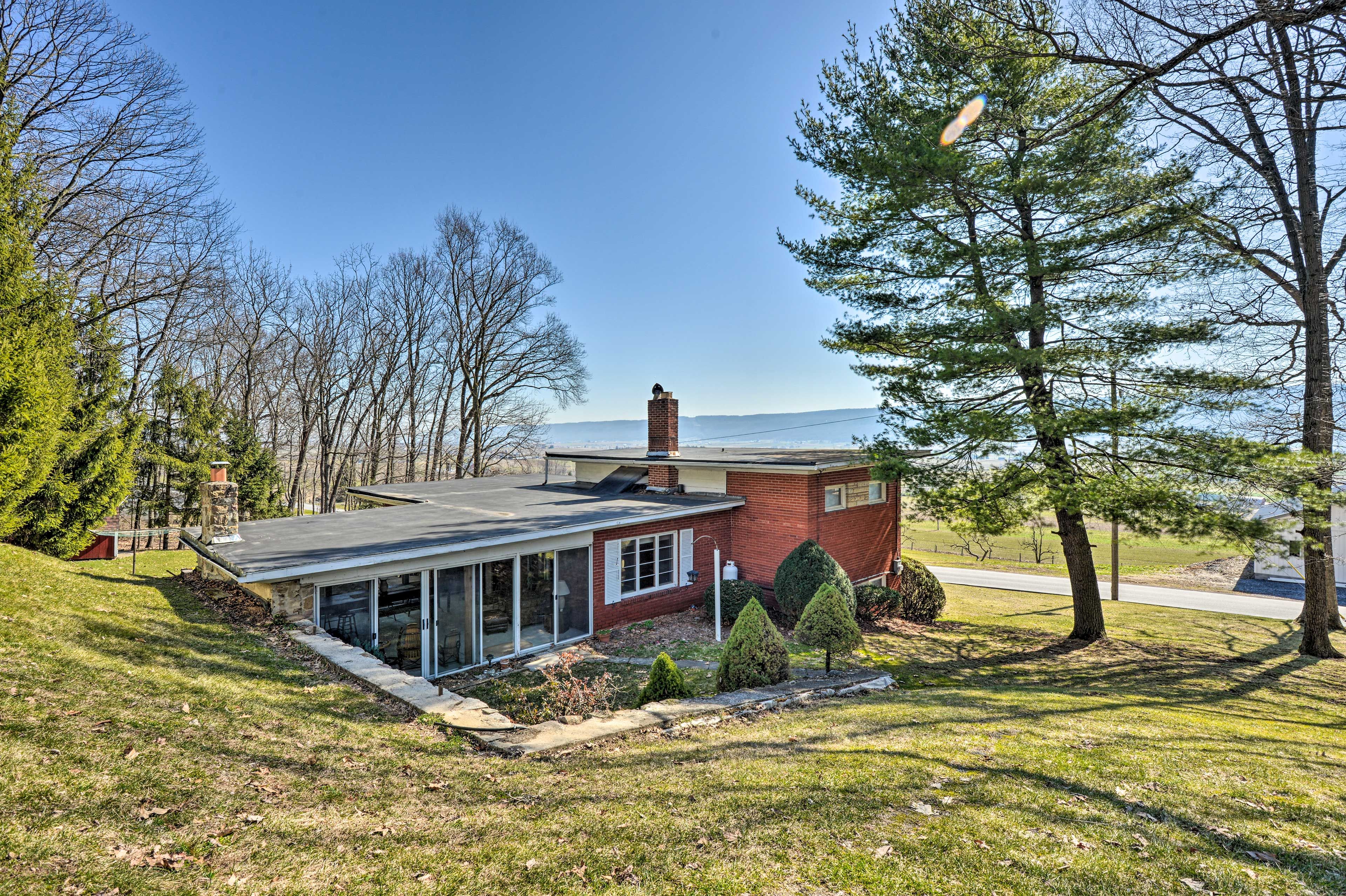 Belleville Vacation Rental | 4BR | 3BA | 1,800 Sq Ft | 2 Stories