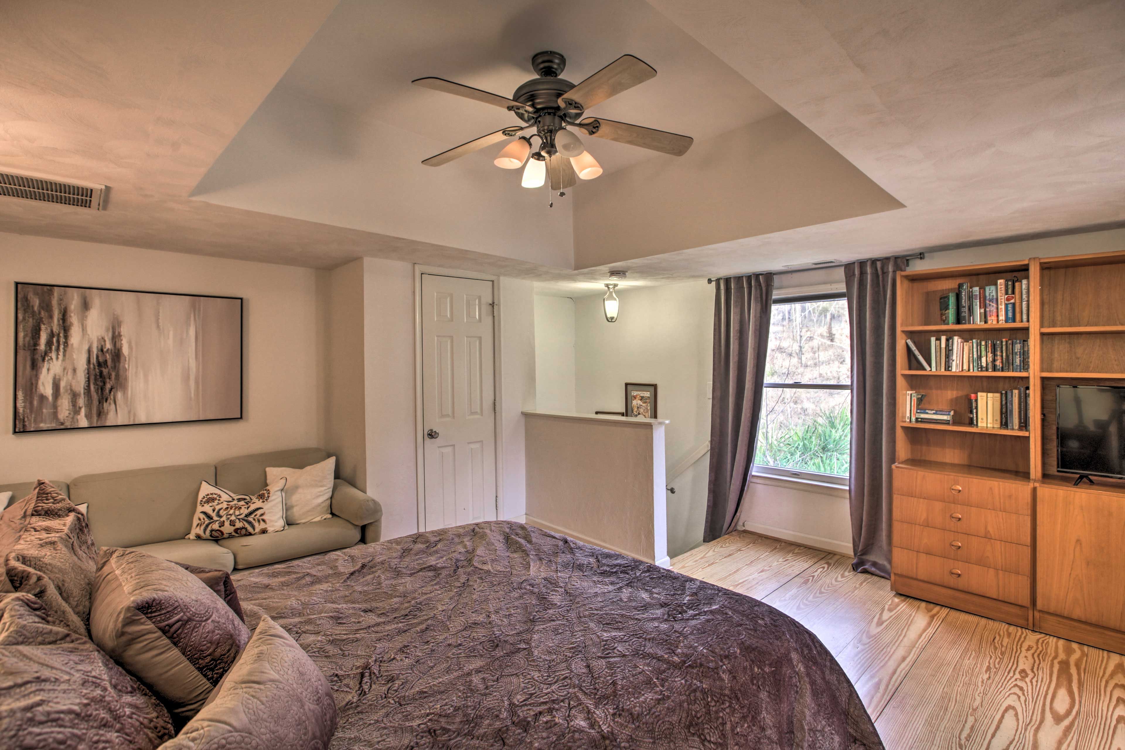 Bedroom 2 | Smart TV