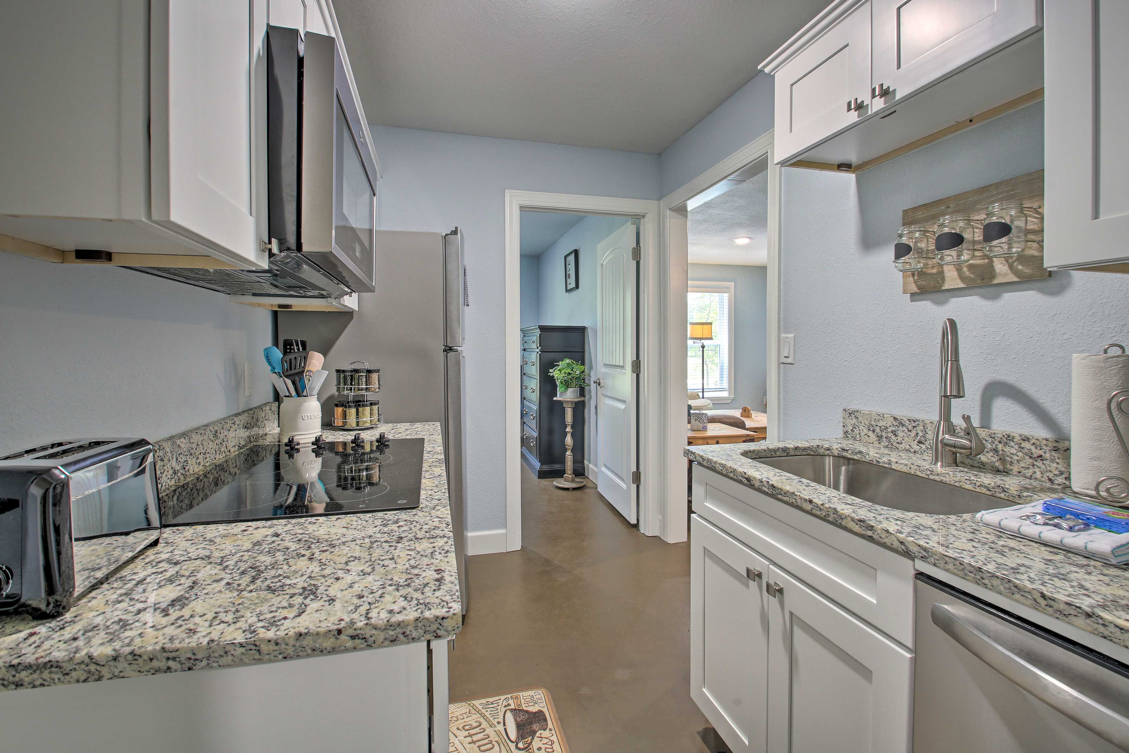 Kitchen | Well-Equipped | Dishware/Flatware | Pots/Pans