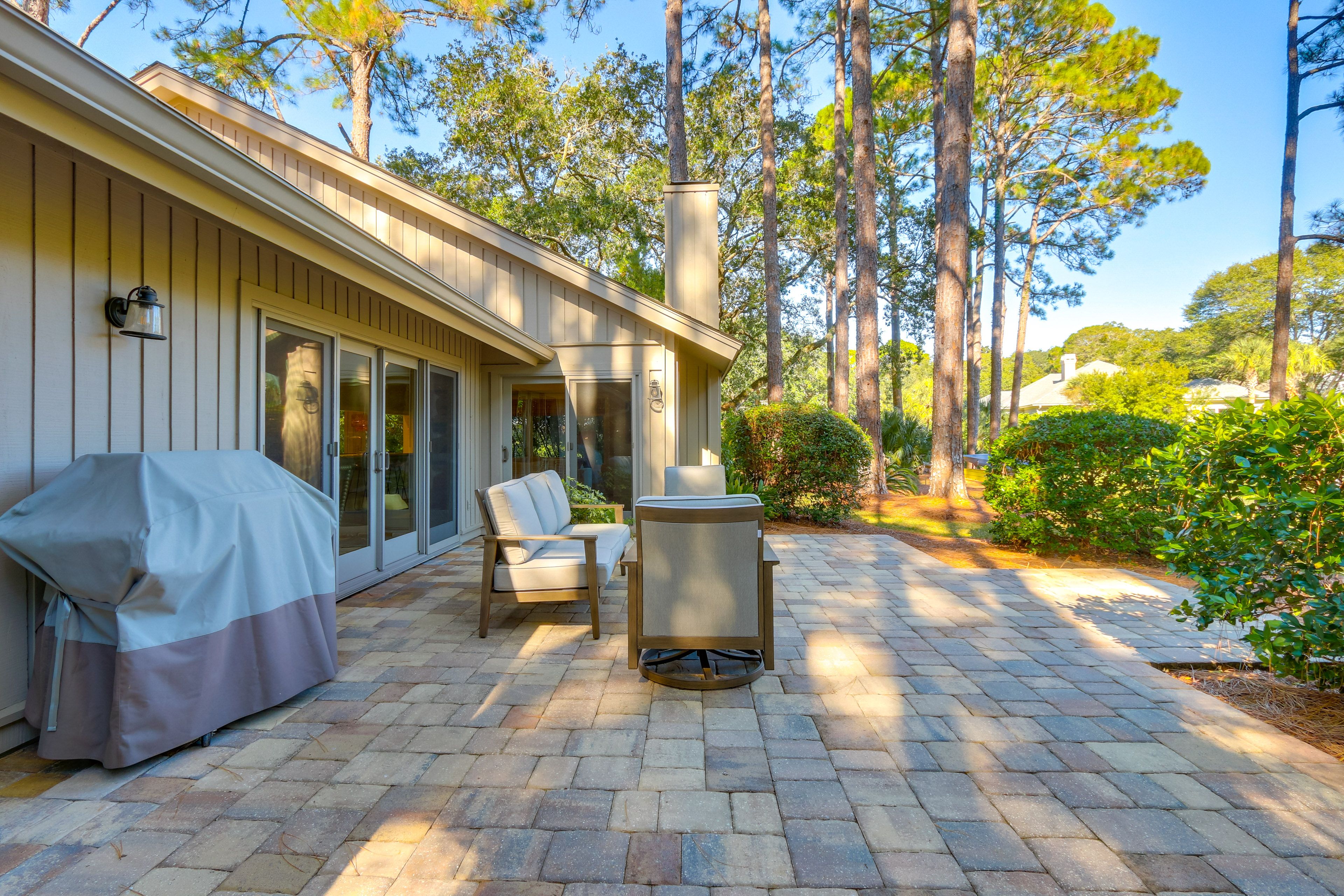 Private Patio | Gas Grill
