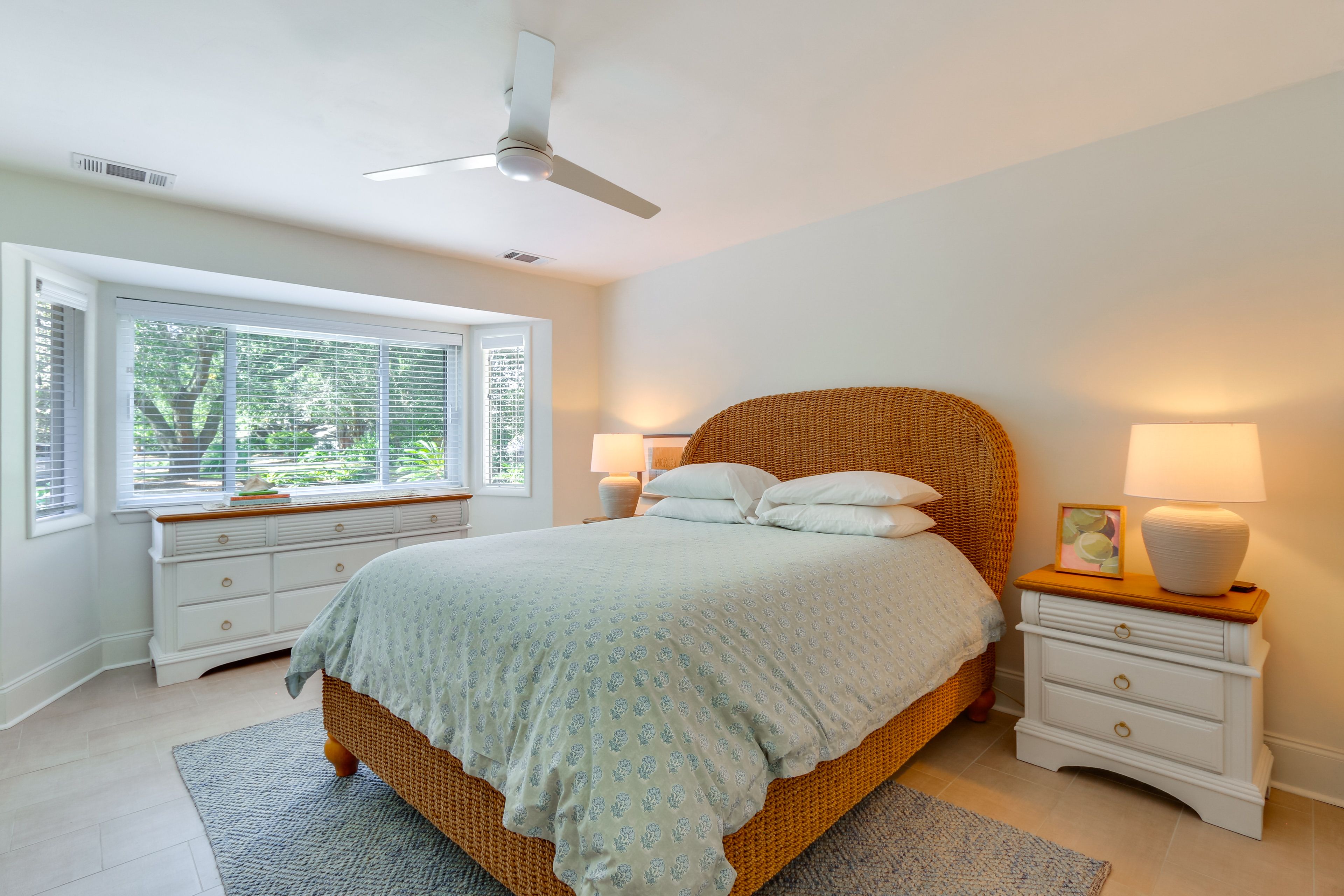 Bedroom 2 | Queen Bed | 1st Floor