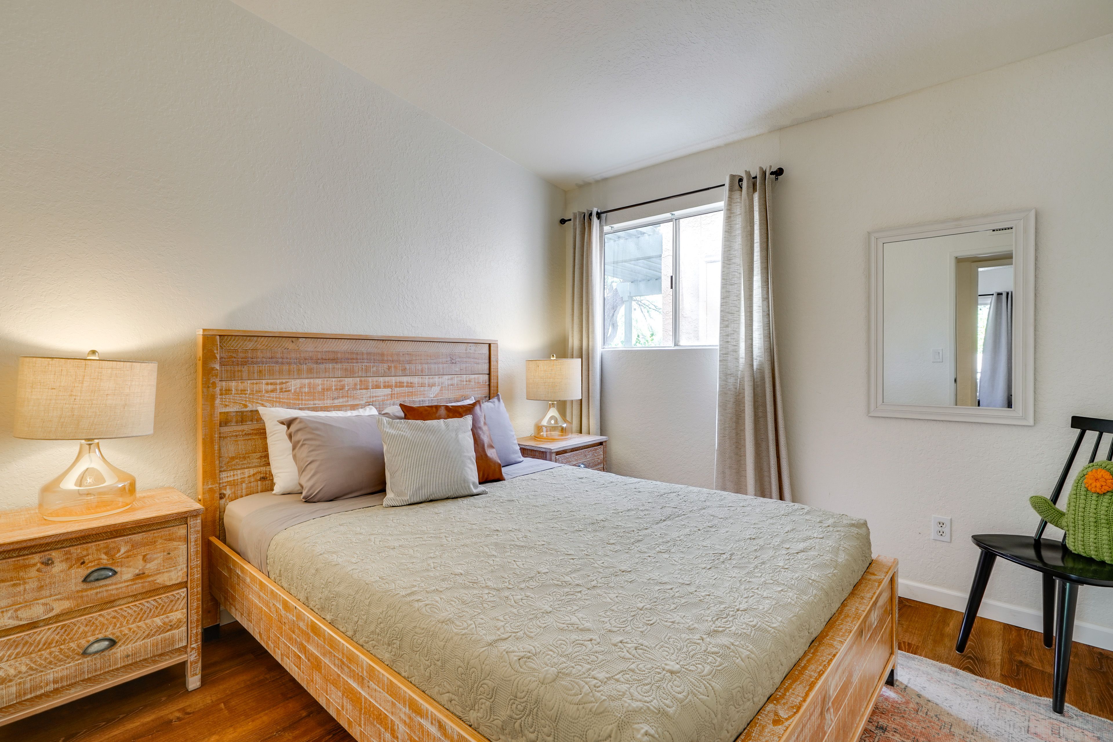 Bedroom 2 | Queen Bed