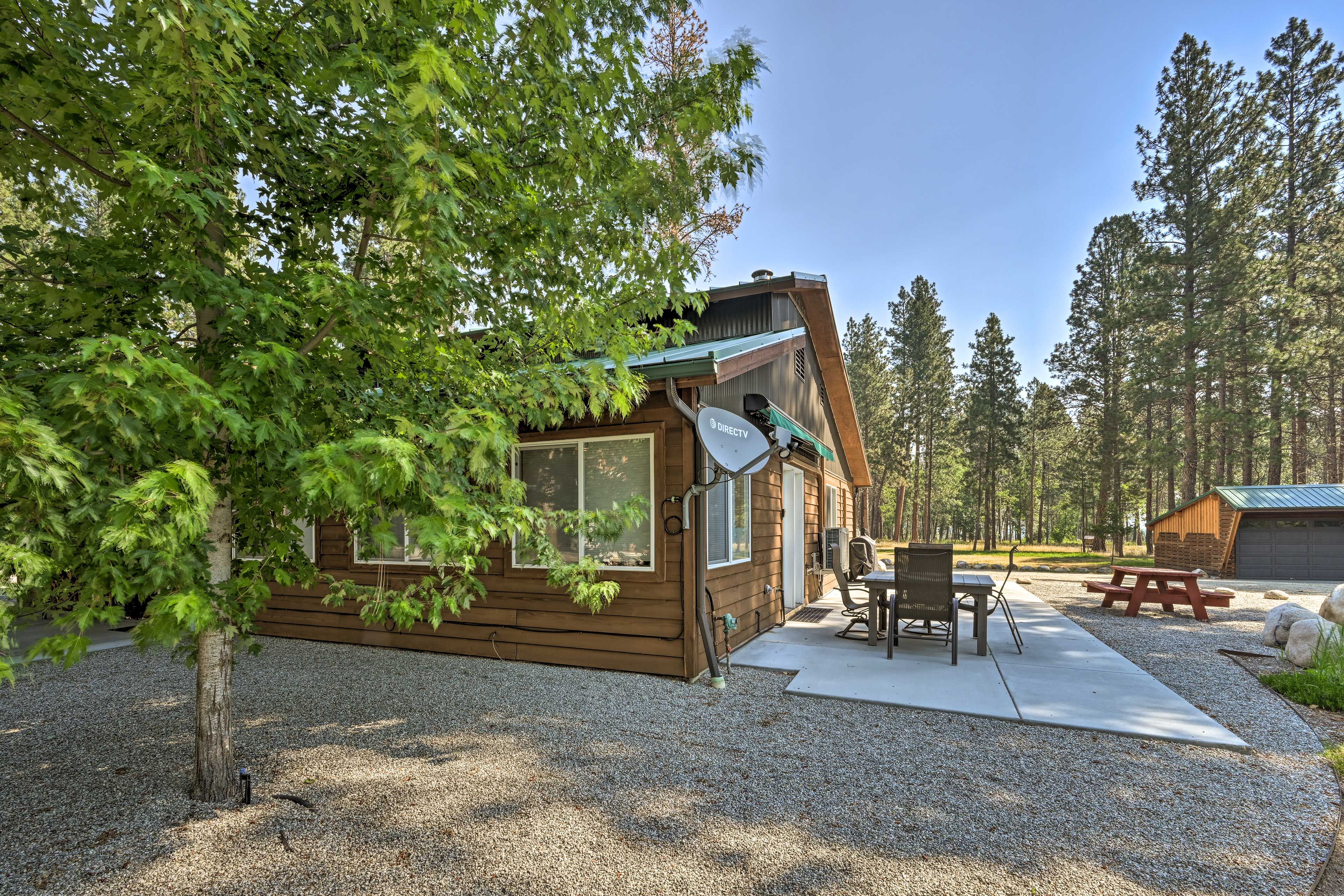 Cabin Exterior | Patio
