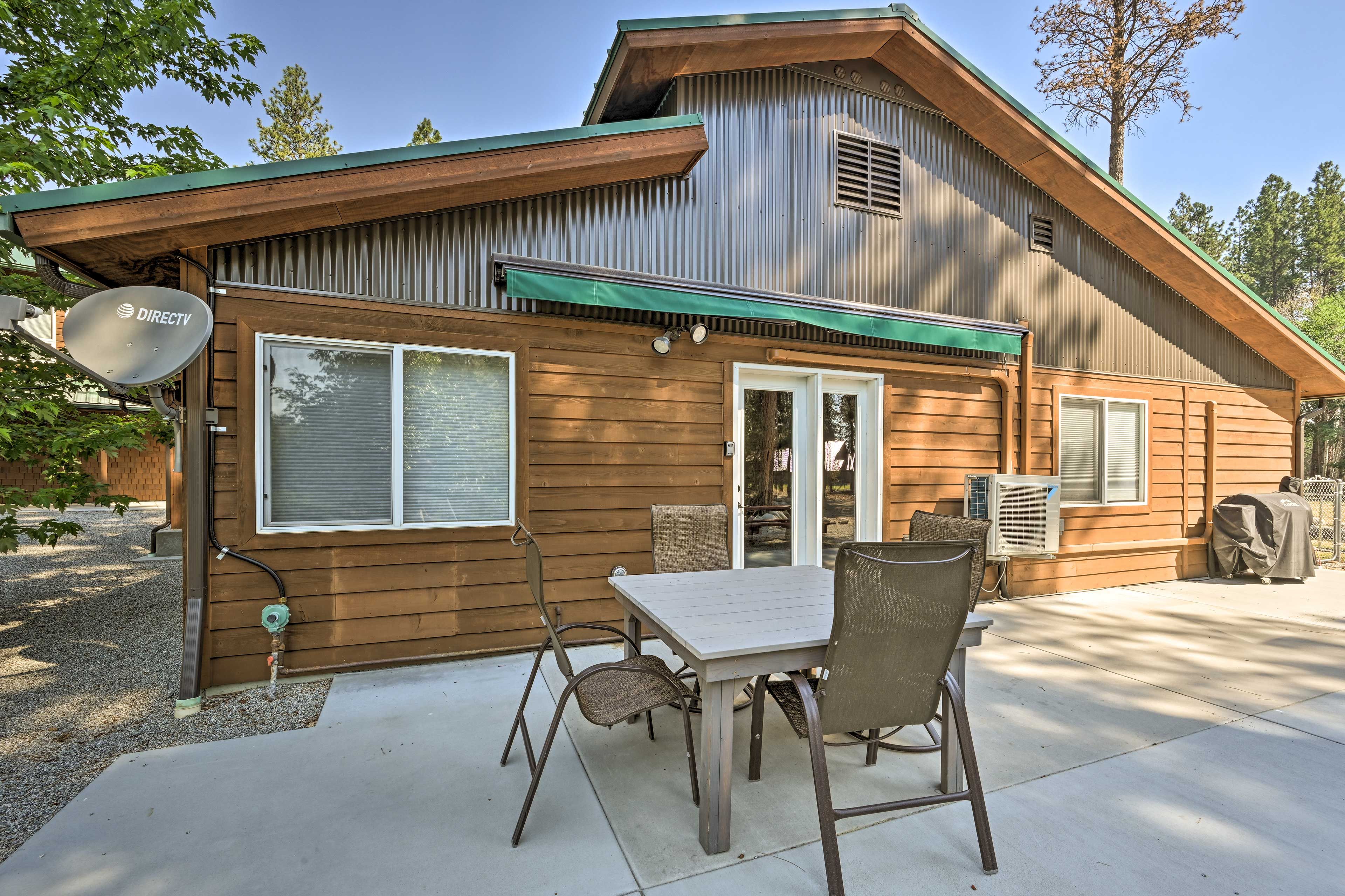 Cabin Exterior | Patio