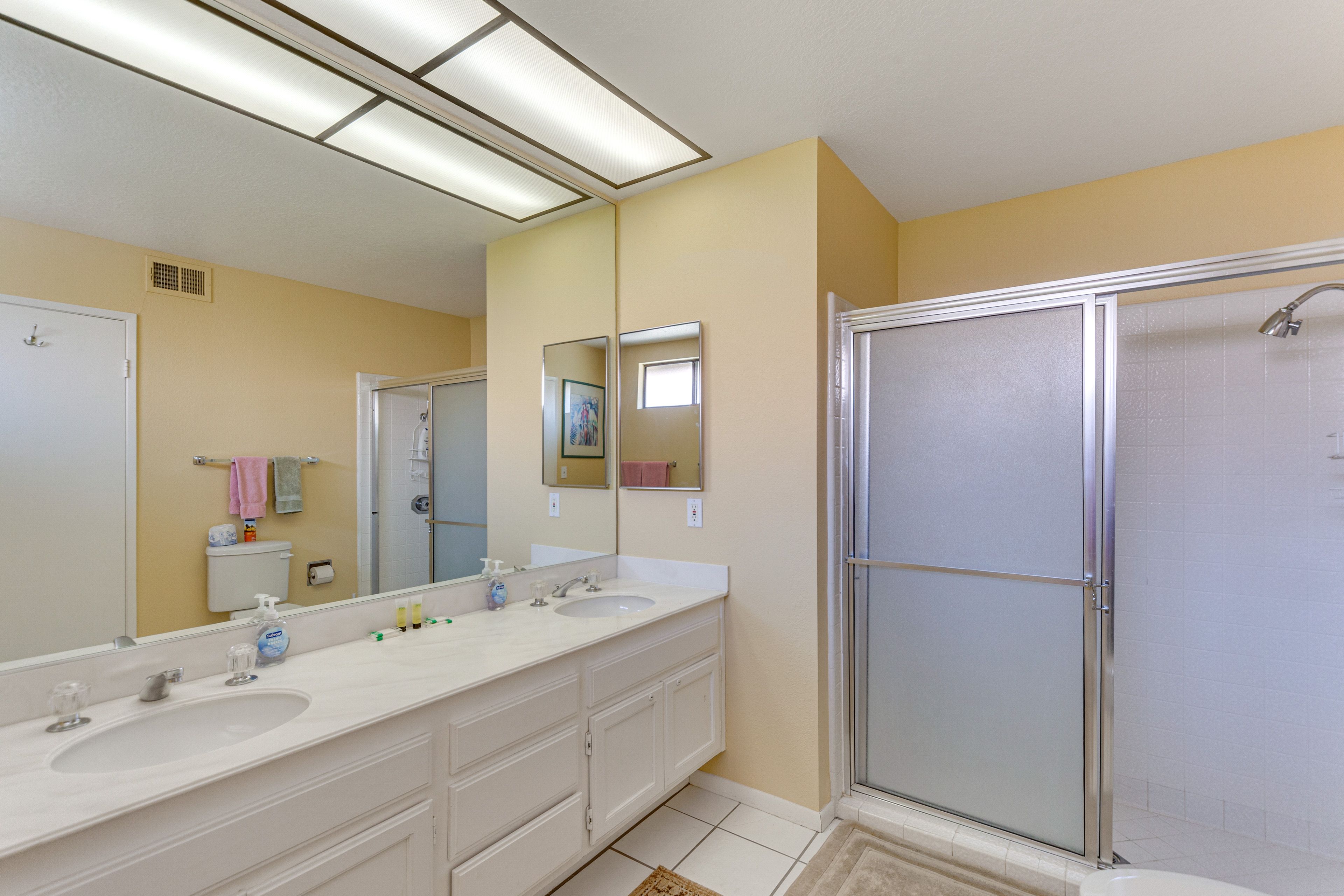 En-Suite Bathroom | Complimentary Toiletries