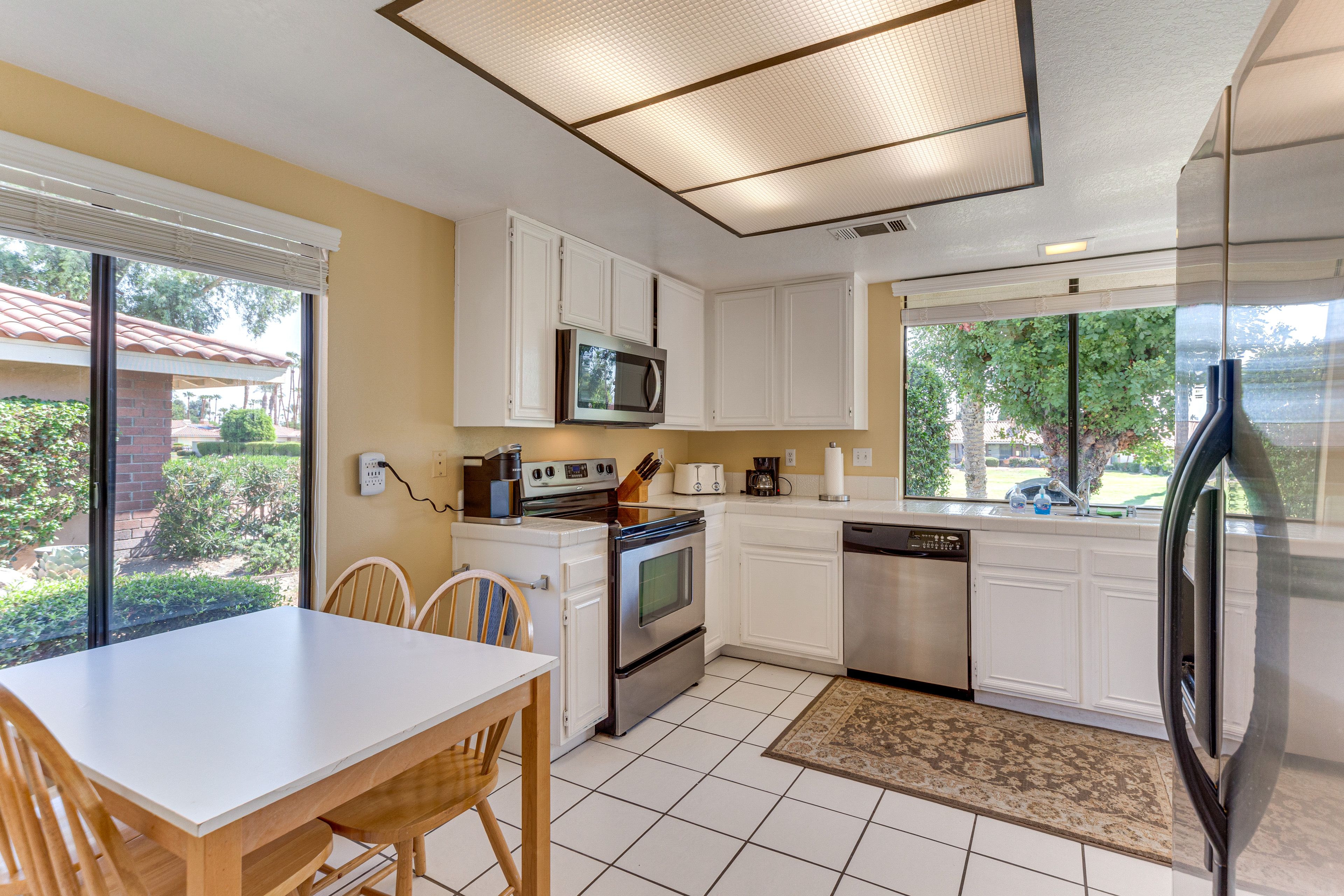 Kitchen | Cooking Basics | Dining Table | Keurig & Drip Coffee Makers