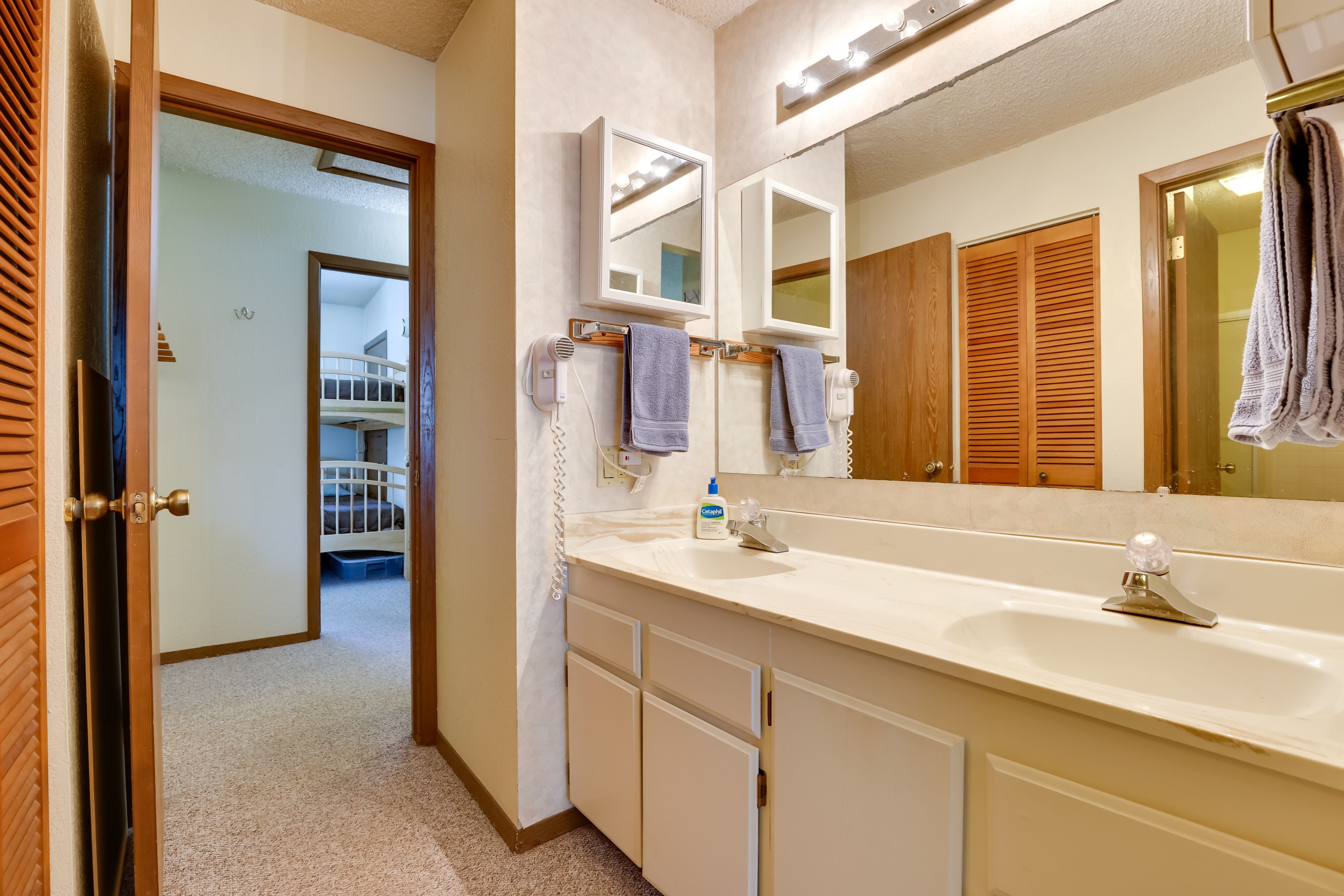 Bathroom | Shower/Tub Combo
