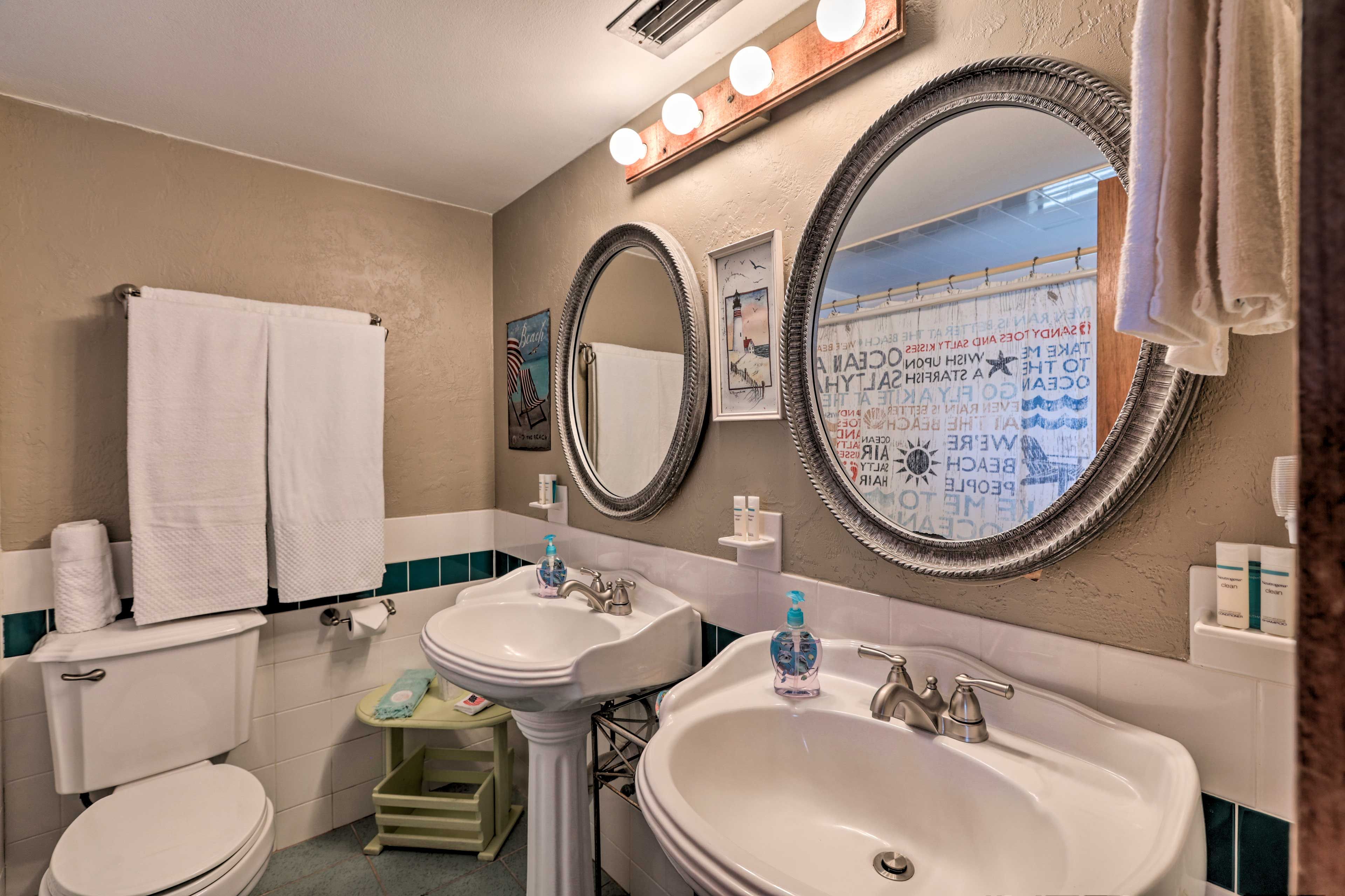 Bathroom | Towels Provided