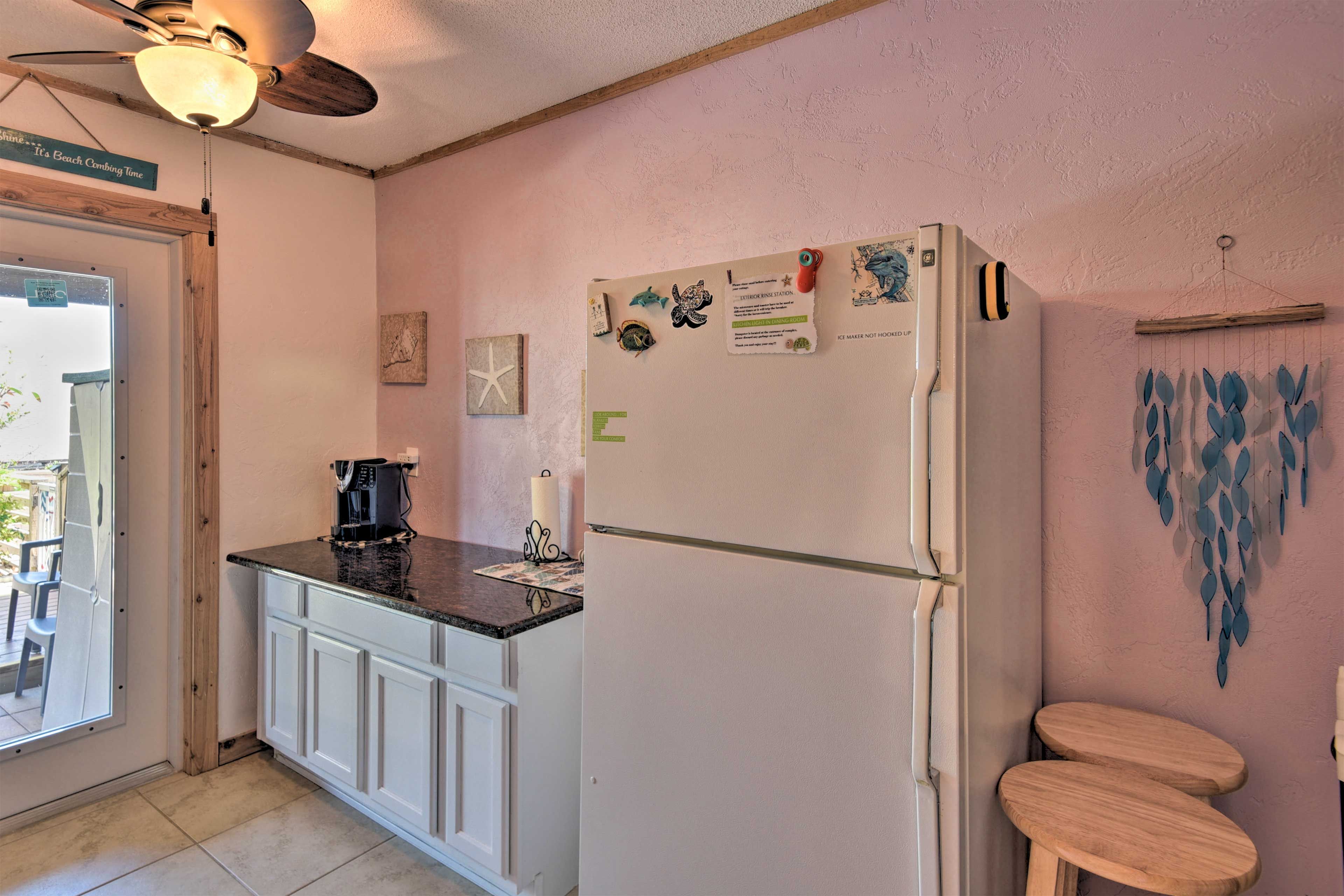 Kitchenette | Well-Equipped