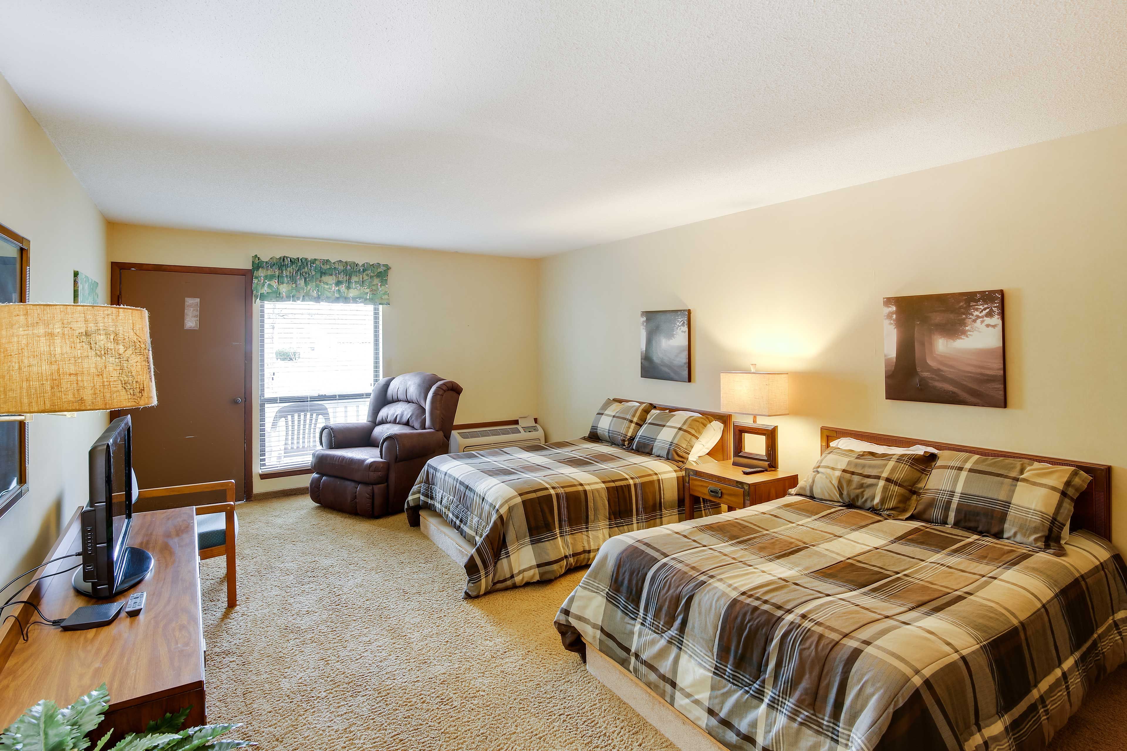 Bedroom 2 | 2 Queen Beds