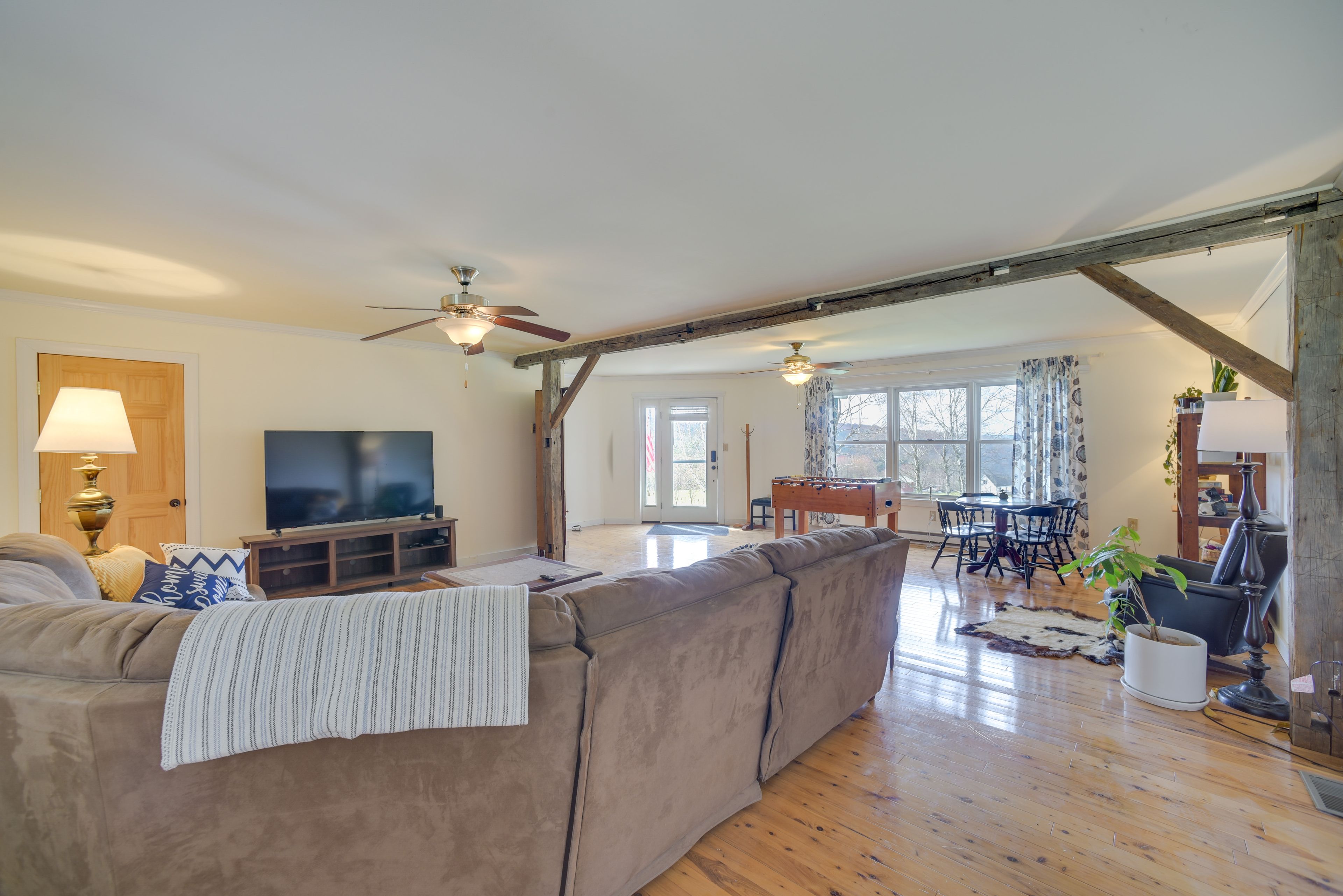 Living Room | Smart TV | Free WiFi | Central Heating | Board Games