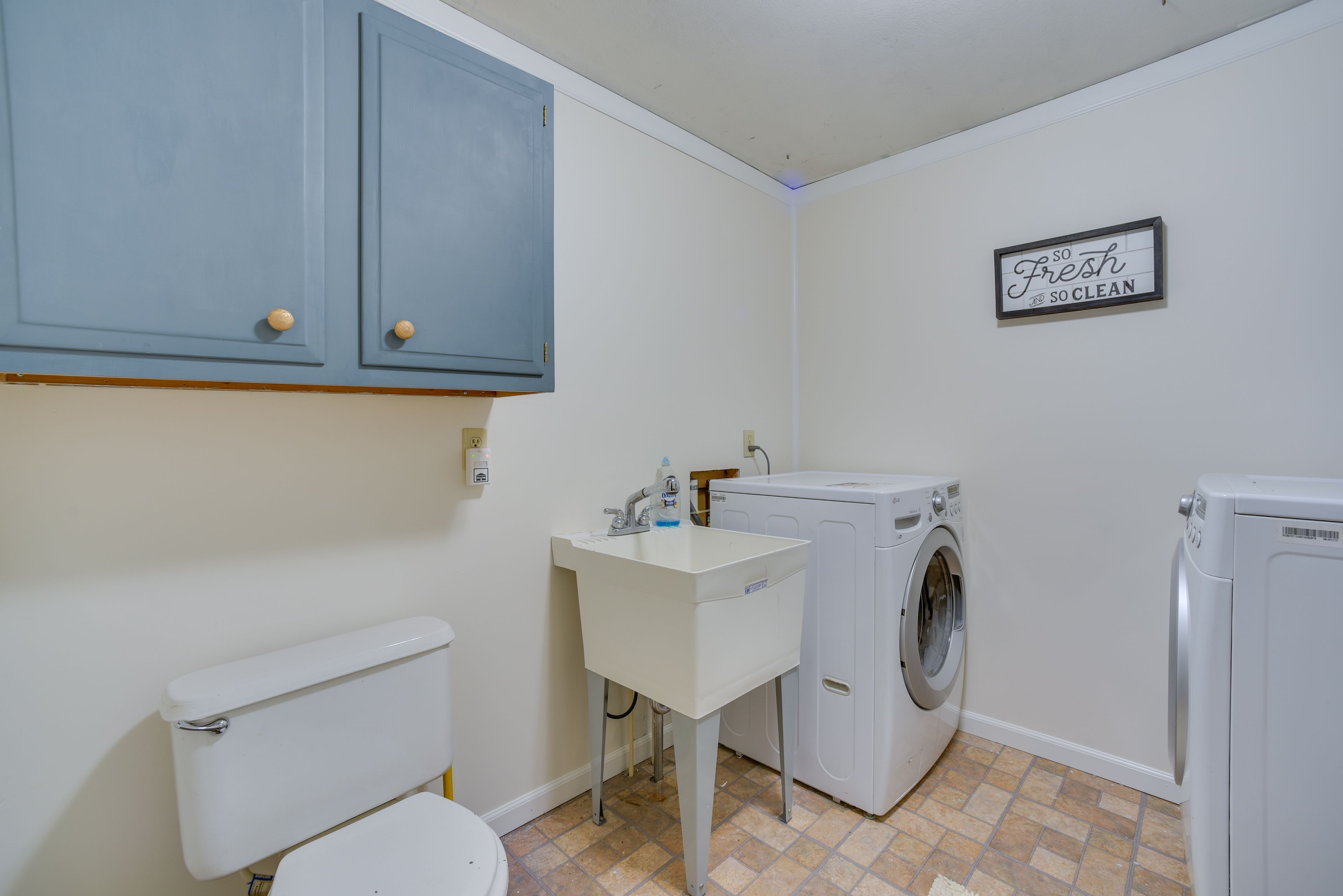 Half Bathroom | Washer & Dryer