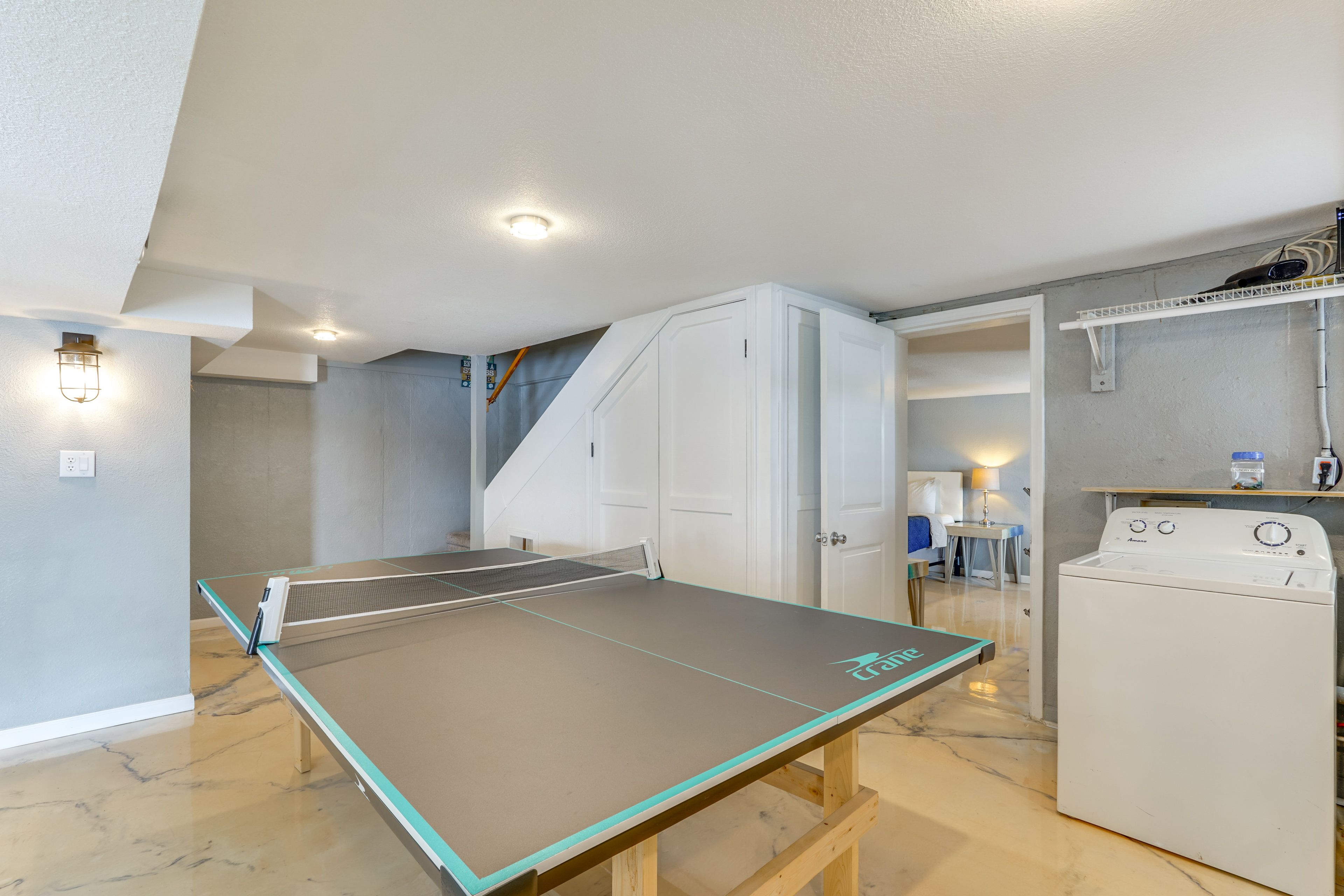 Game Room | Lower Level | Ping Pong Table | Washer & Dryer | Kitchenette