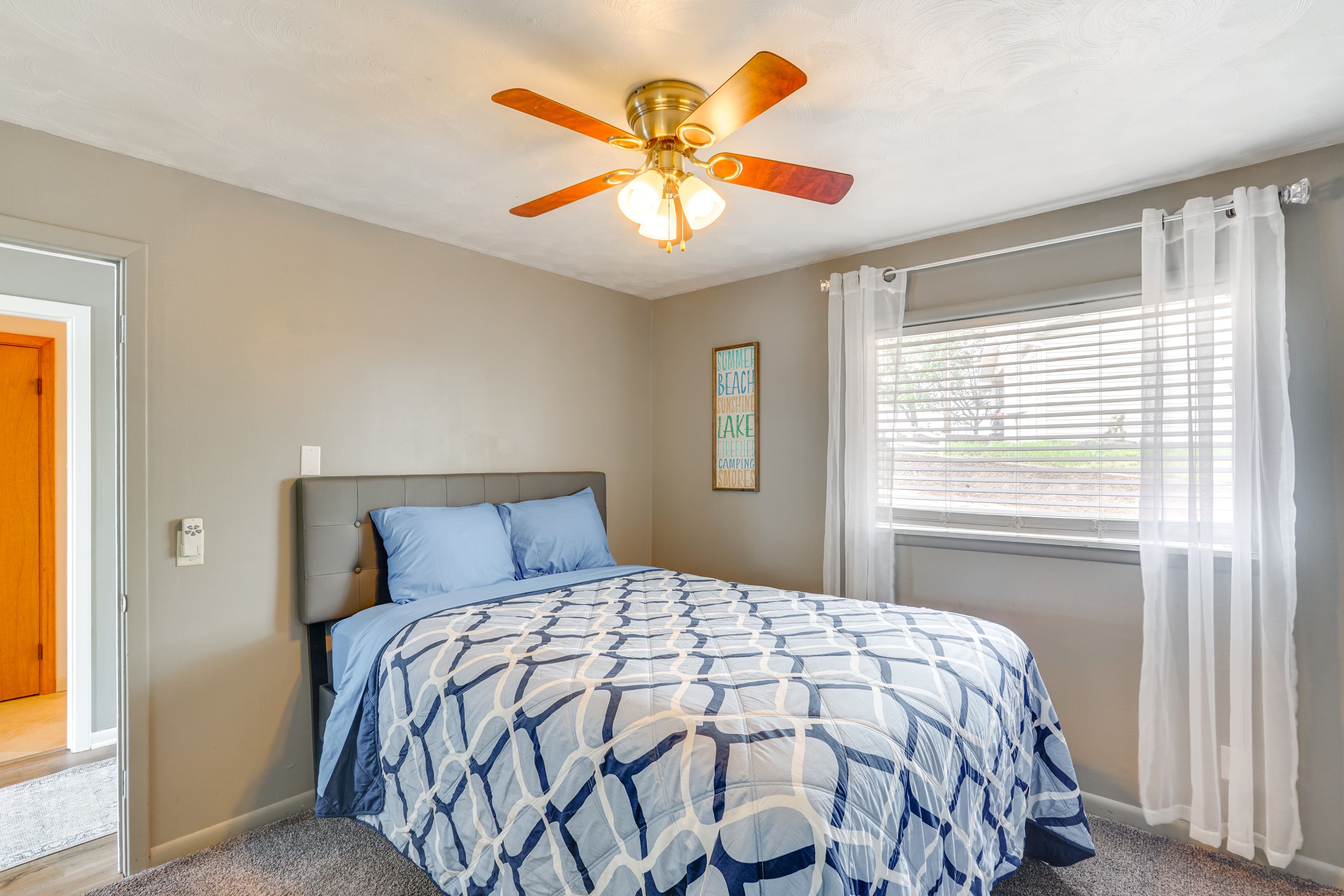 Bedroom 2 | Queen Bed | 1st Floor | Smart TV