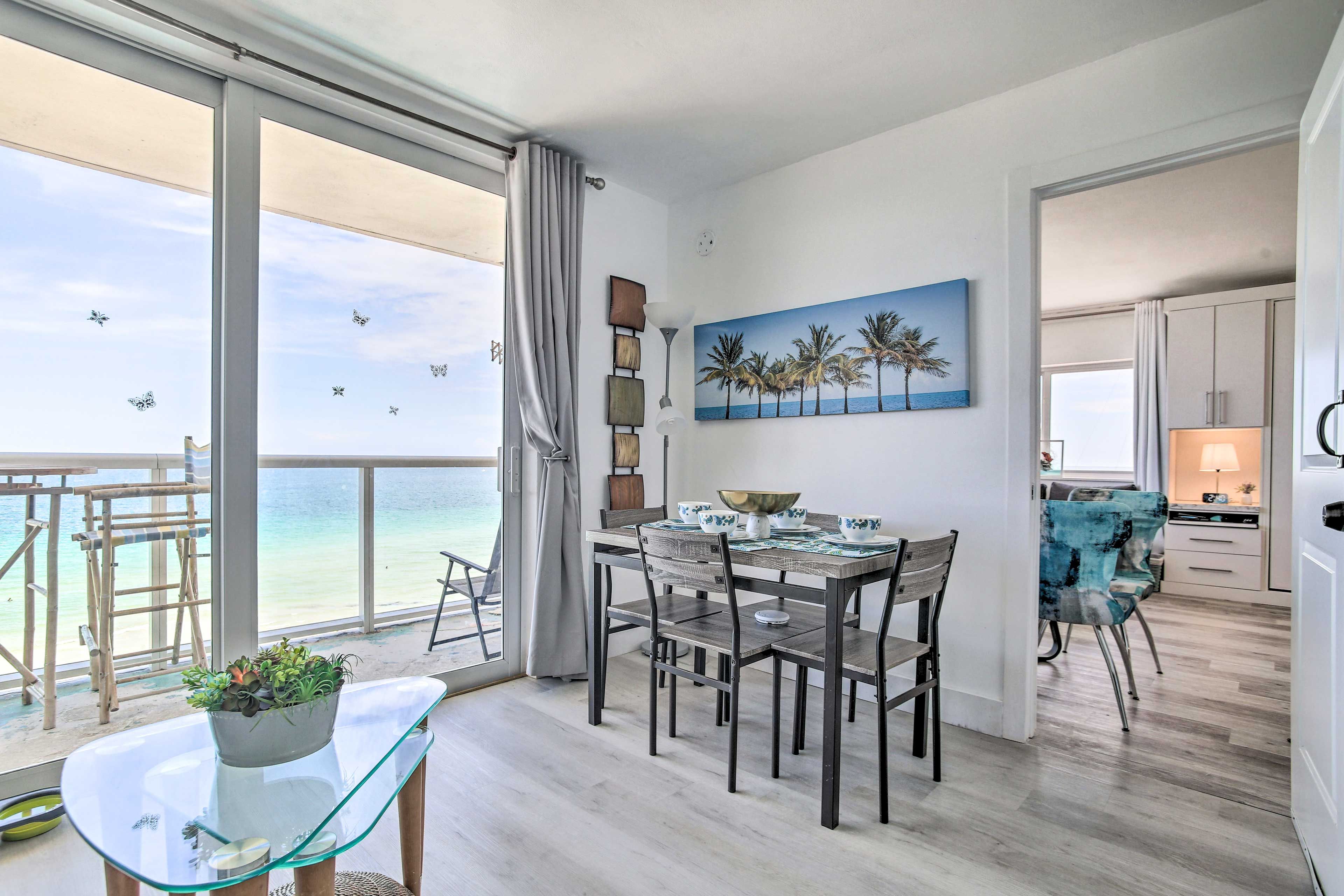 Dining Area | Dishware & Flatware Provided