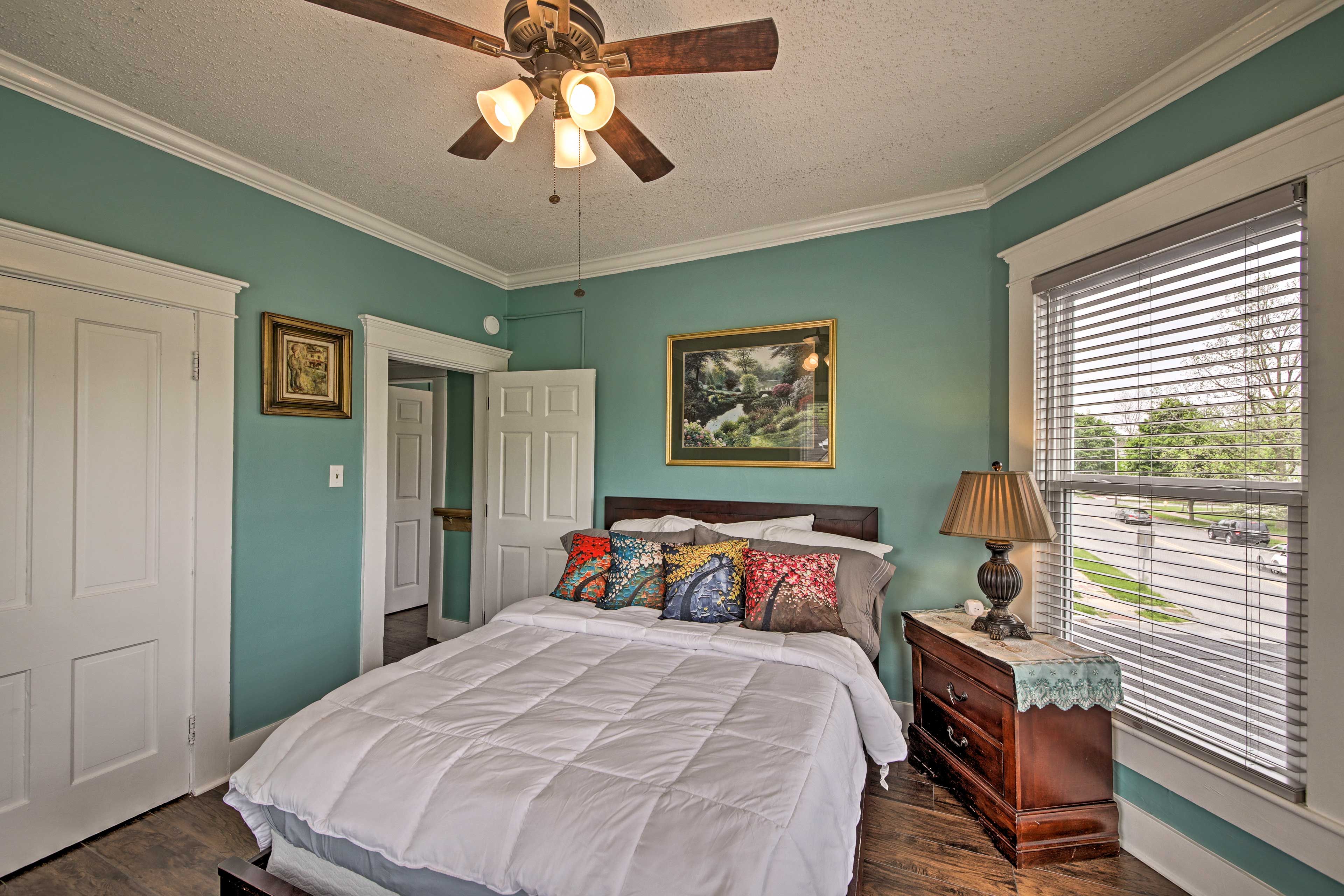 Bedroom 1 | King Bed | Linens Provided