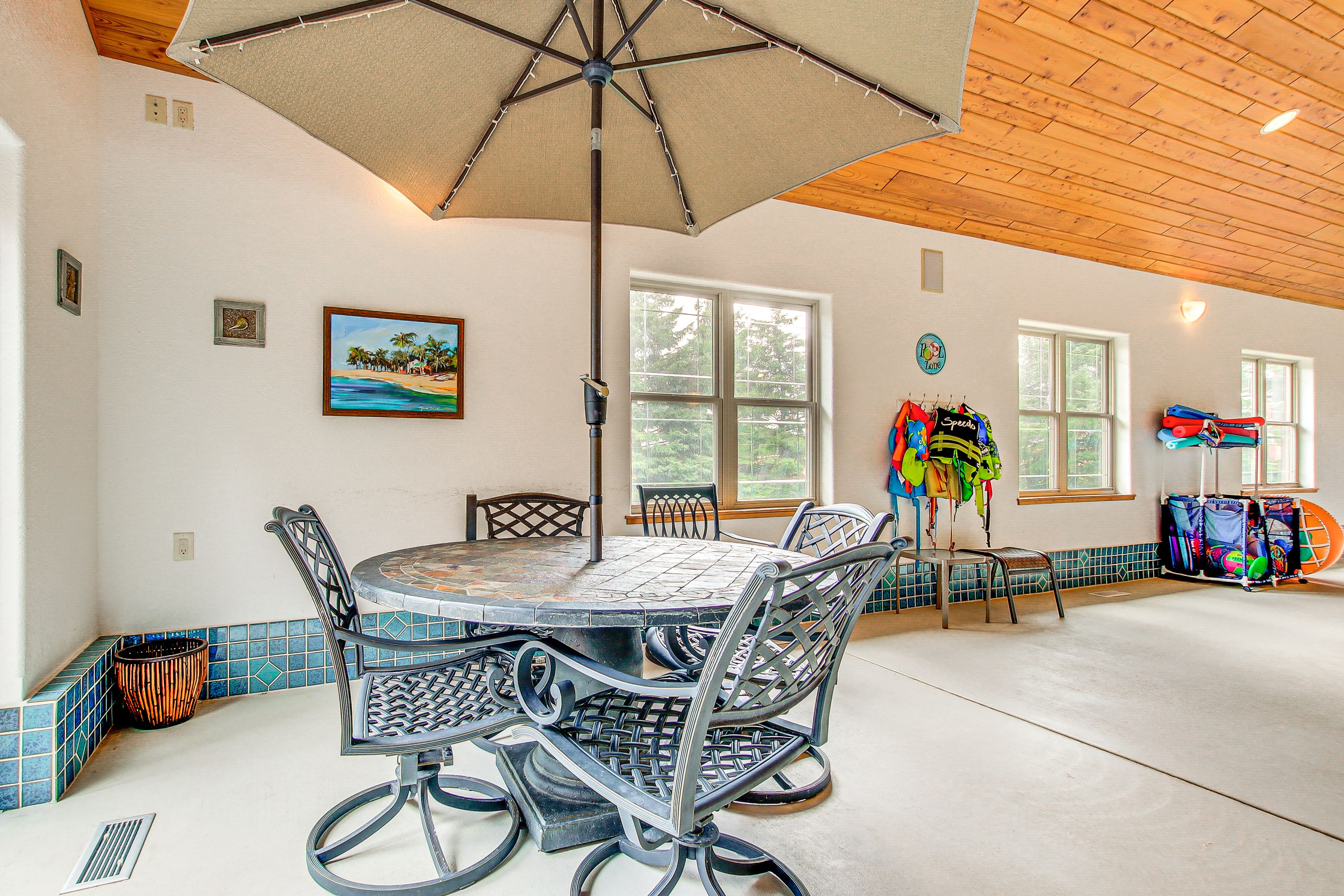 Dining Area | Main Floor