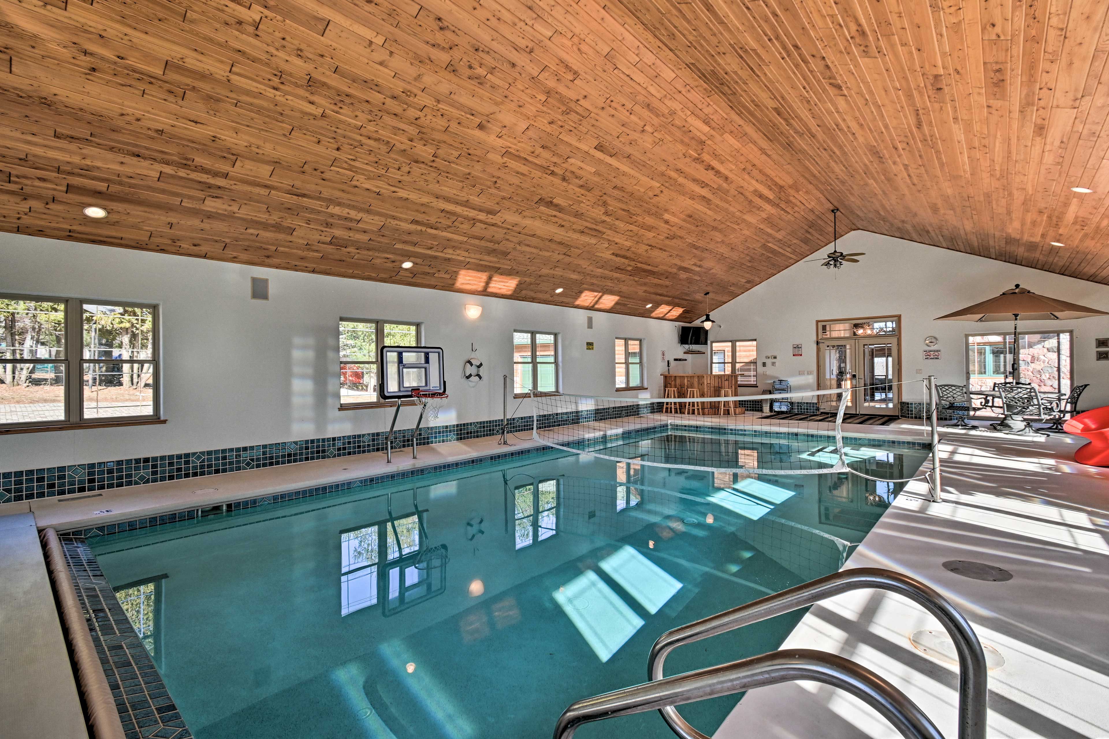 Private Indoor Pool | Bar | Pool Toys | Sauna | Flat-Screen TVs