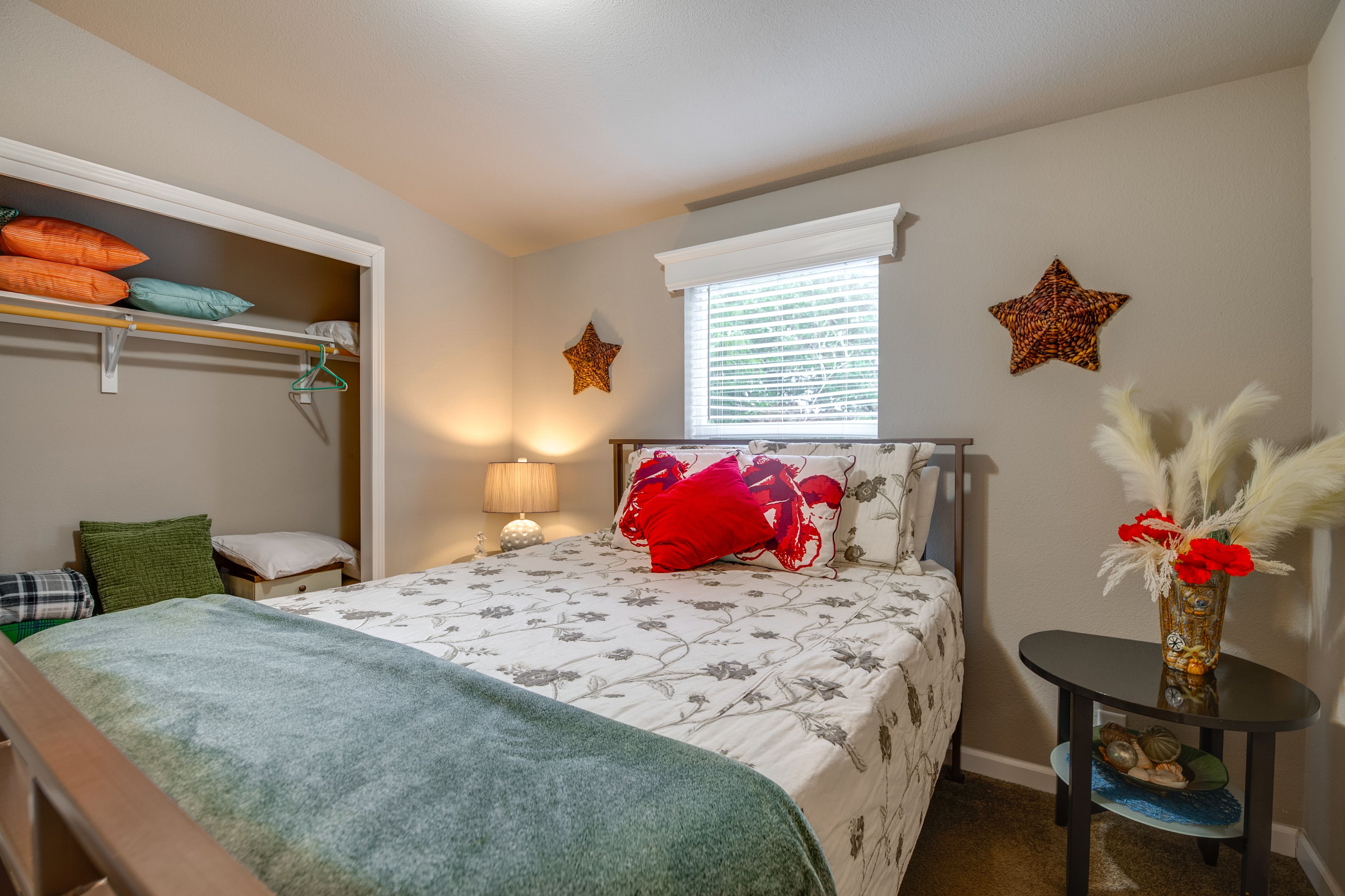 Bedroom 2 | Queen Bed