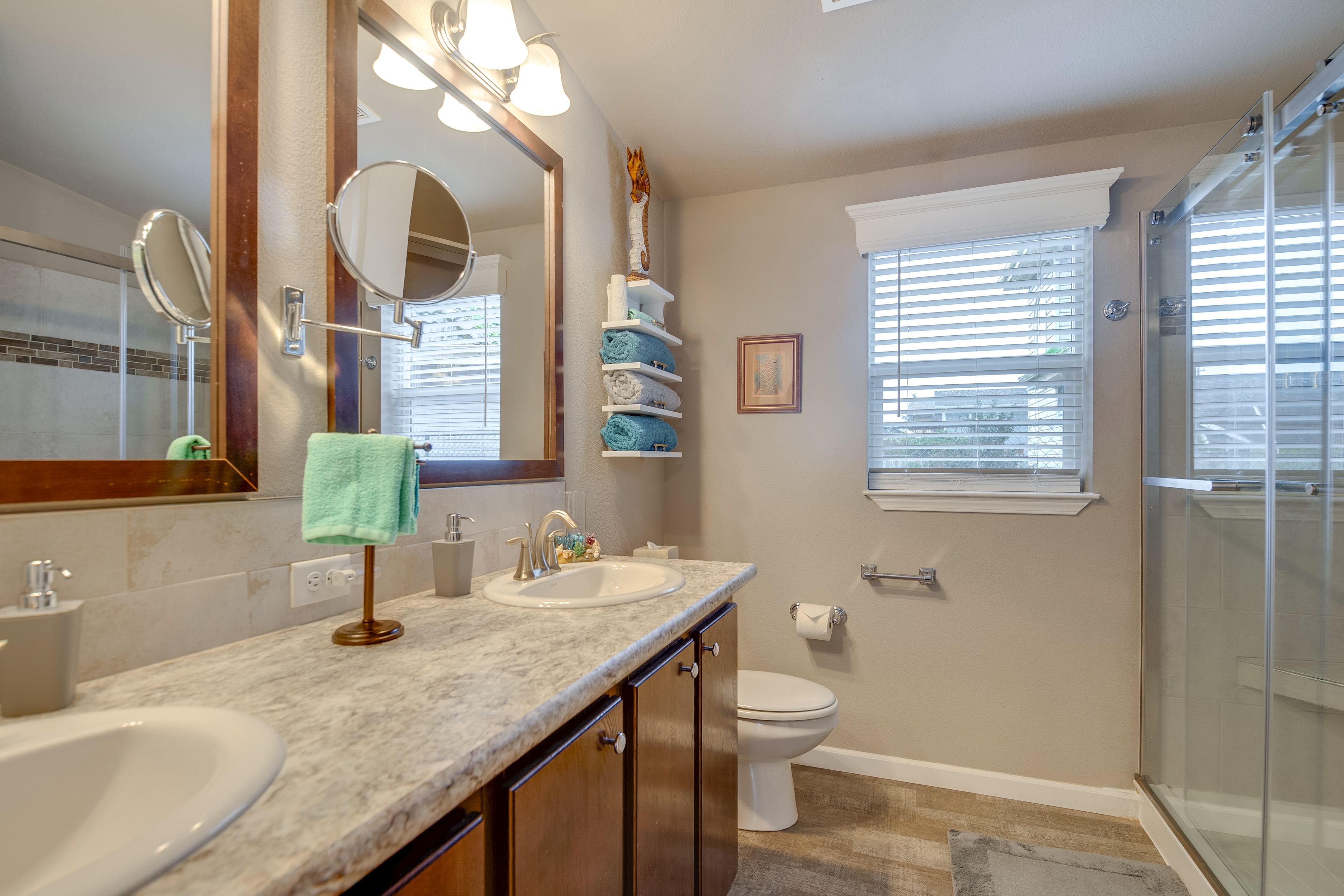 En-Suite Bathroom | Towels Provided | Complimentary Toiletries