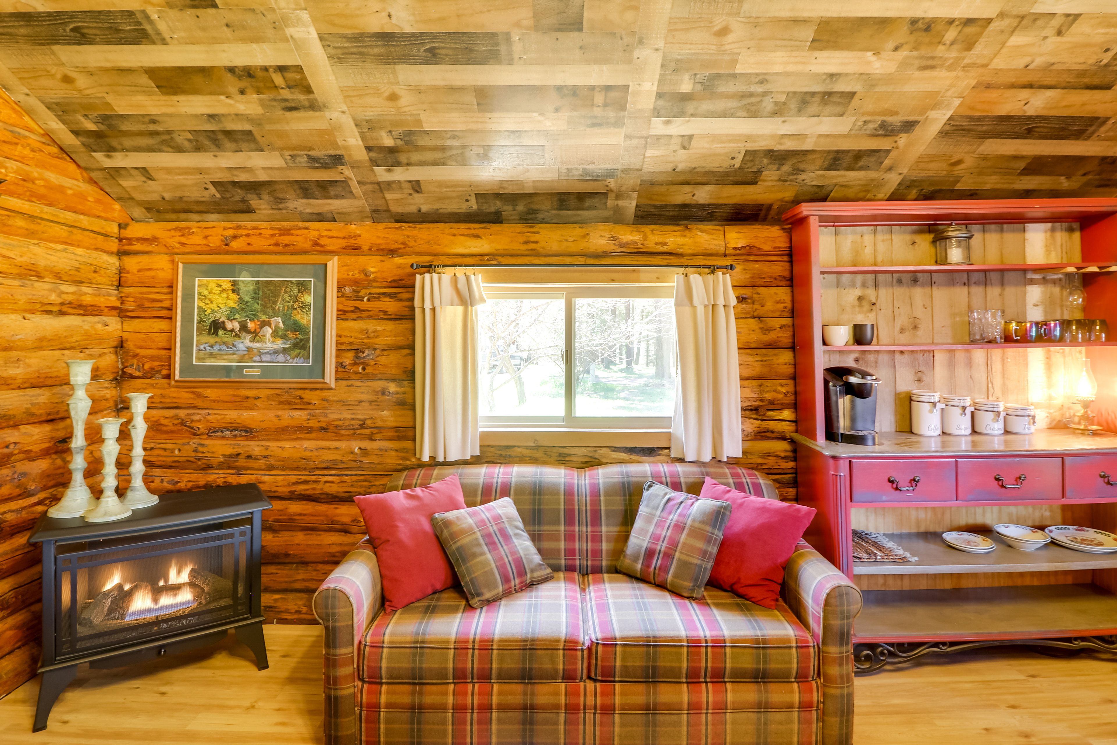 Living Room | Full Sleeper Sofa | DVD Player