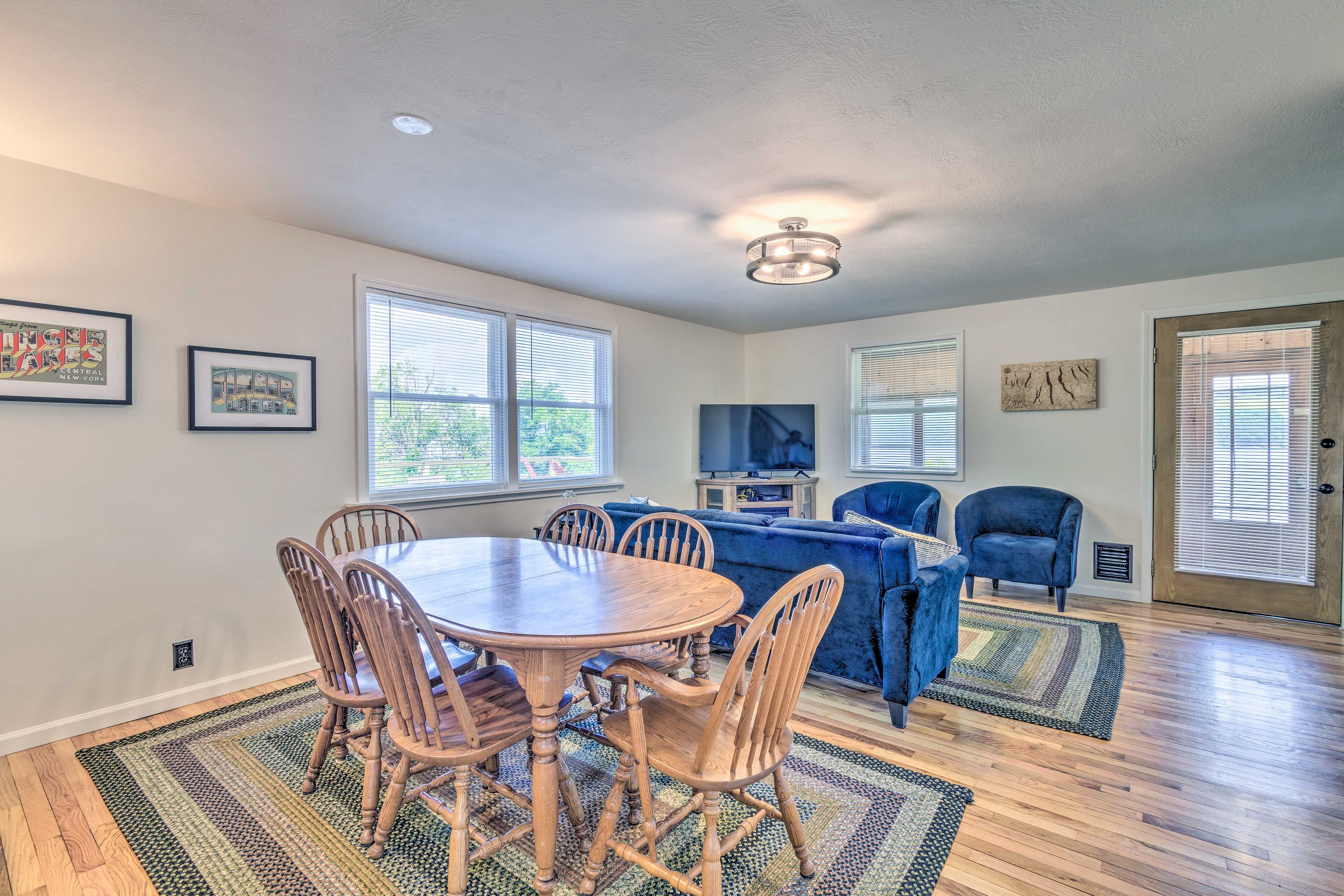 Dining Area | Dishware Provided