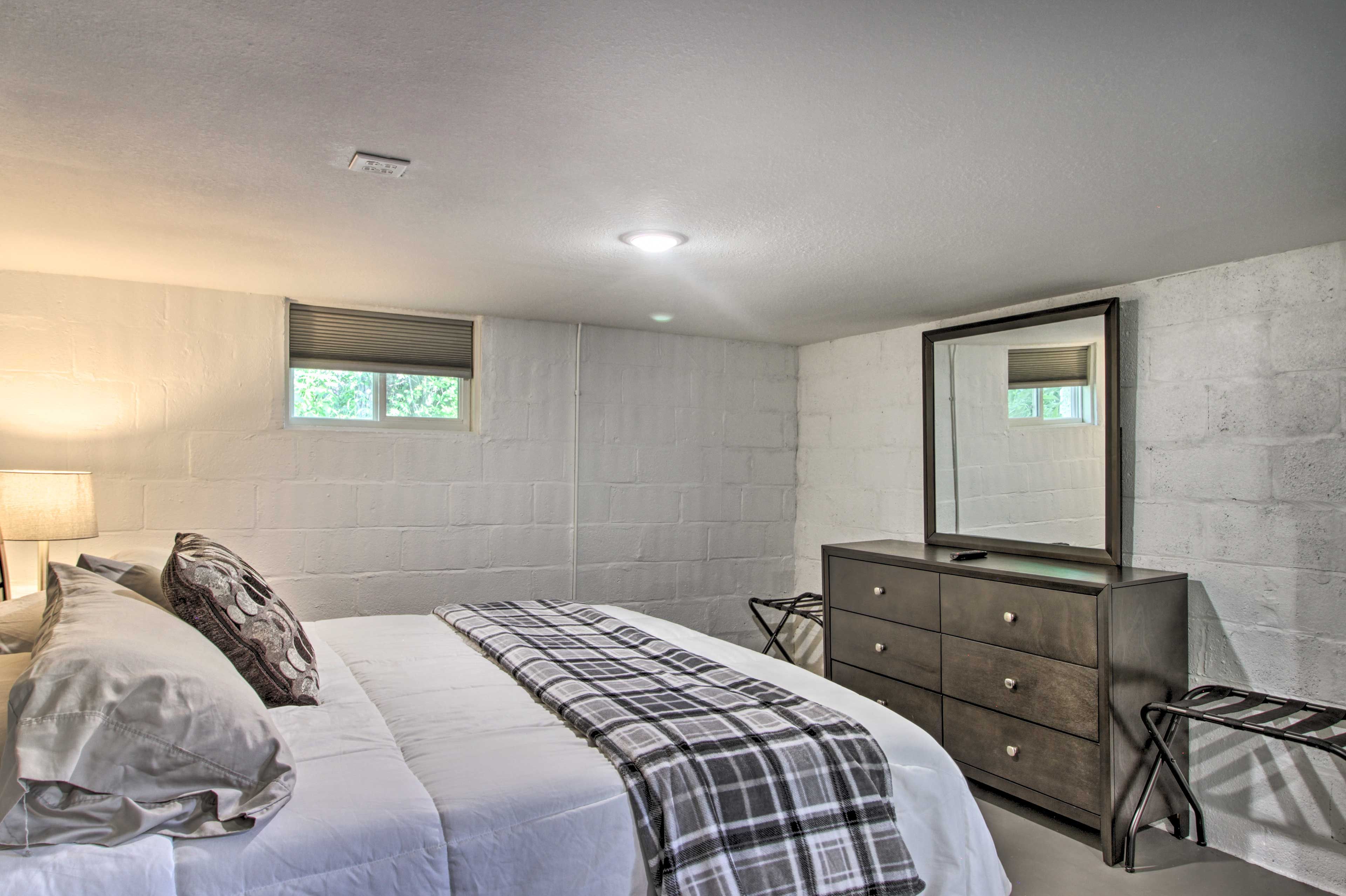 Bedroom 1 | King Bed | Downstairs