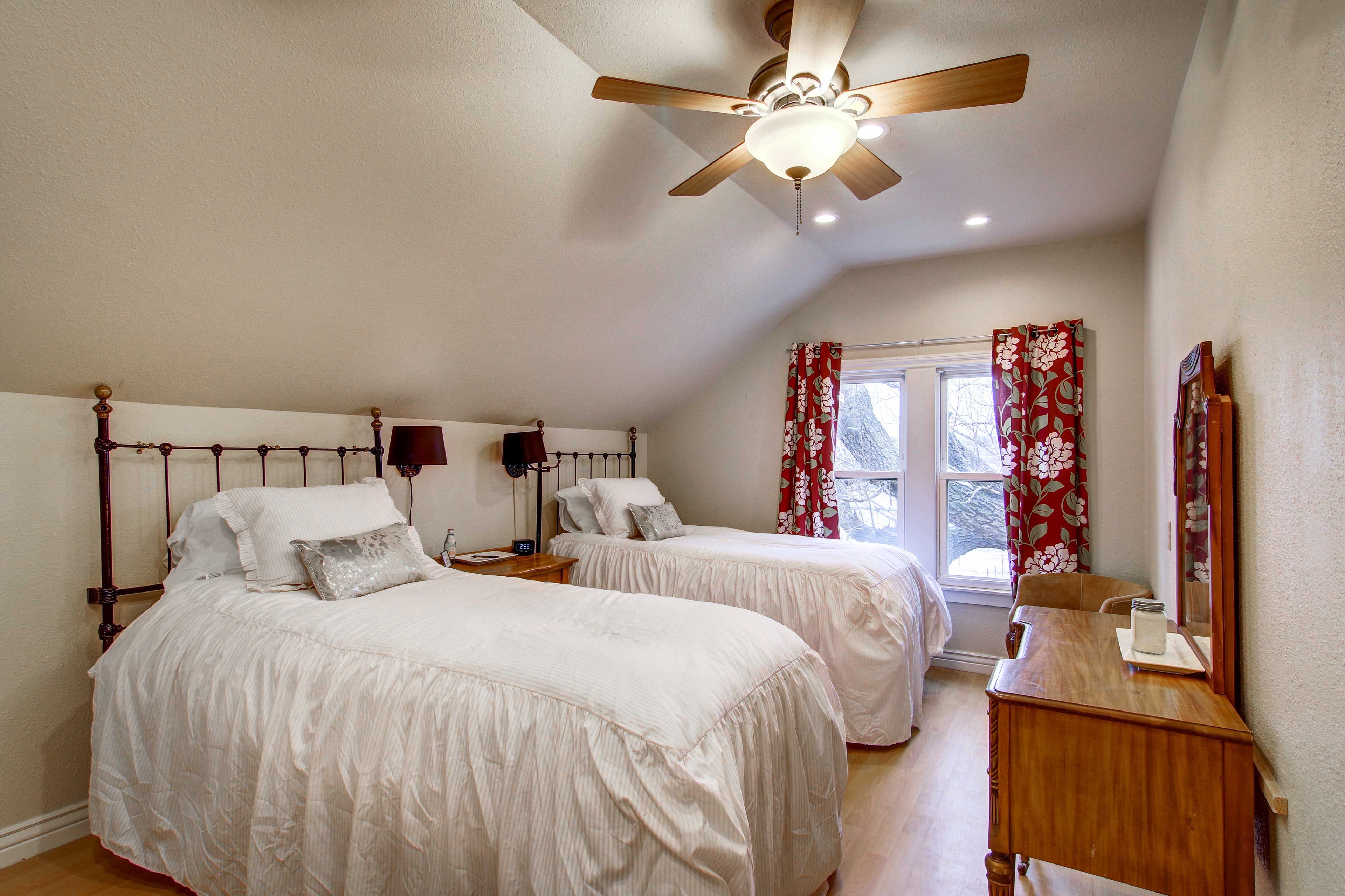 Bedroom 3 | 2 Twin Beds