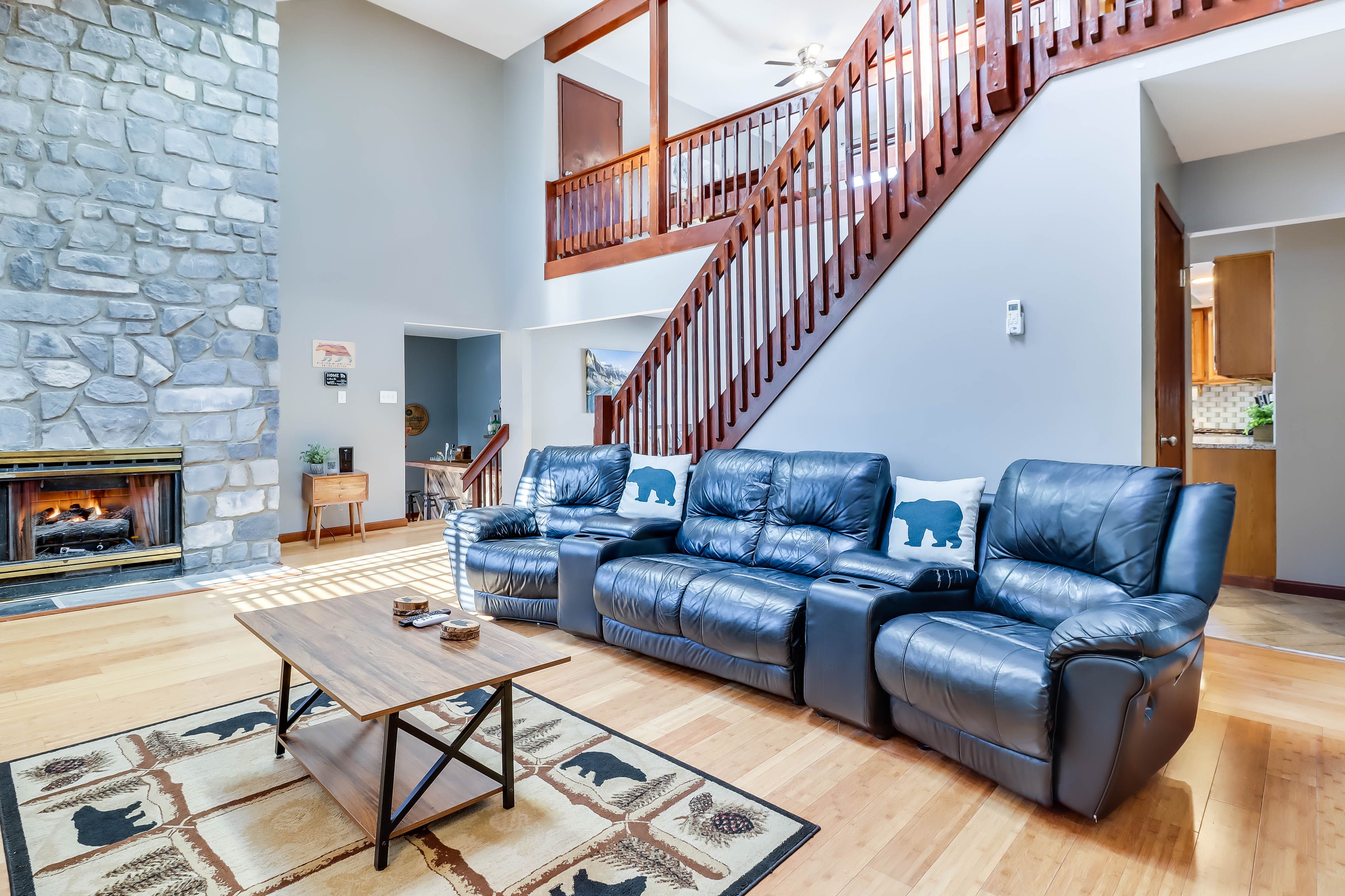 Living Room | 2-Story Home | Free WiFi | Smart TV