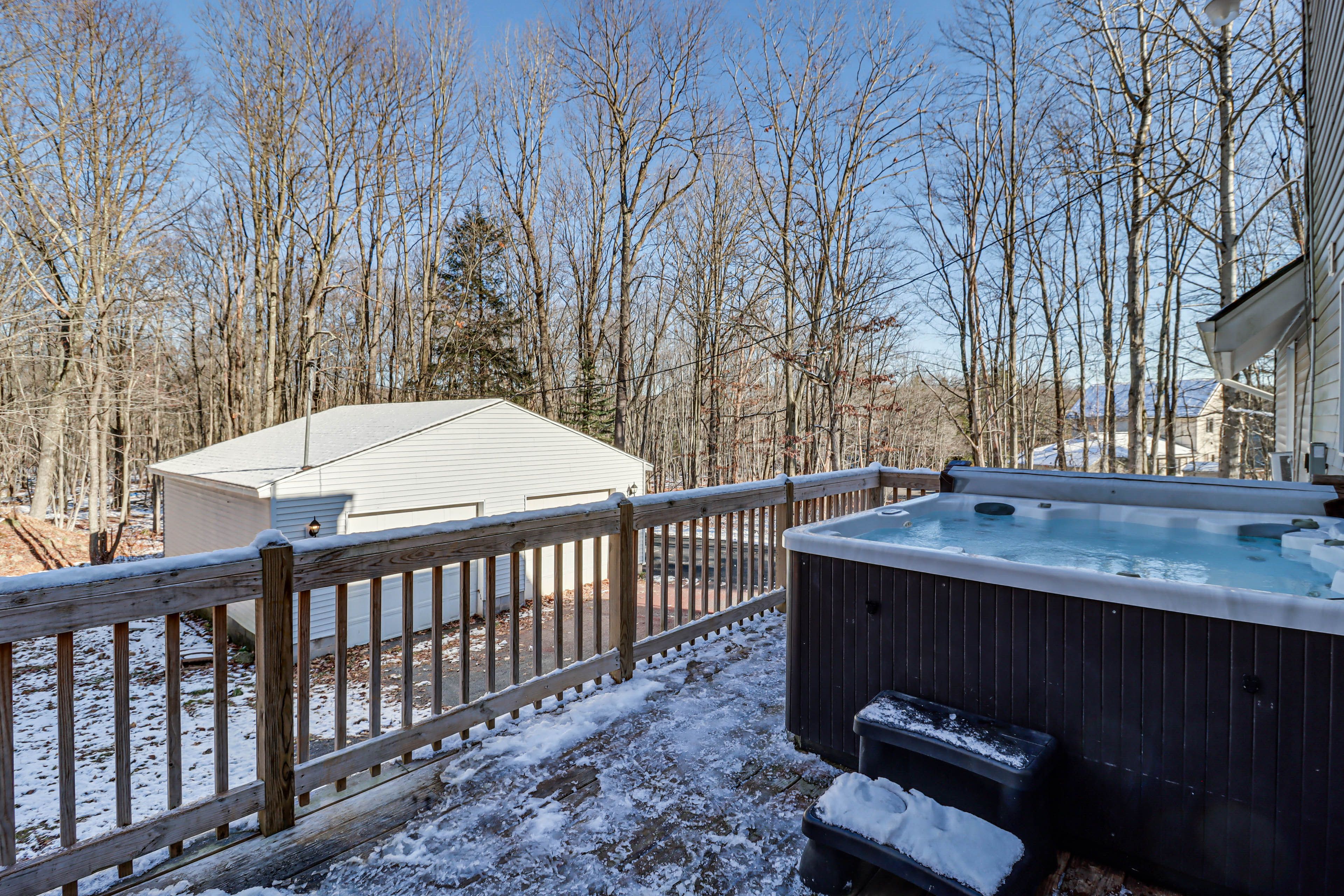 Deck | Hot Tub | Grill