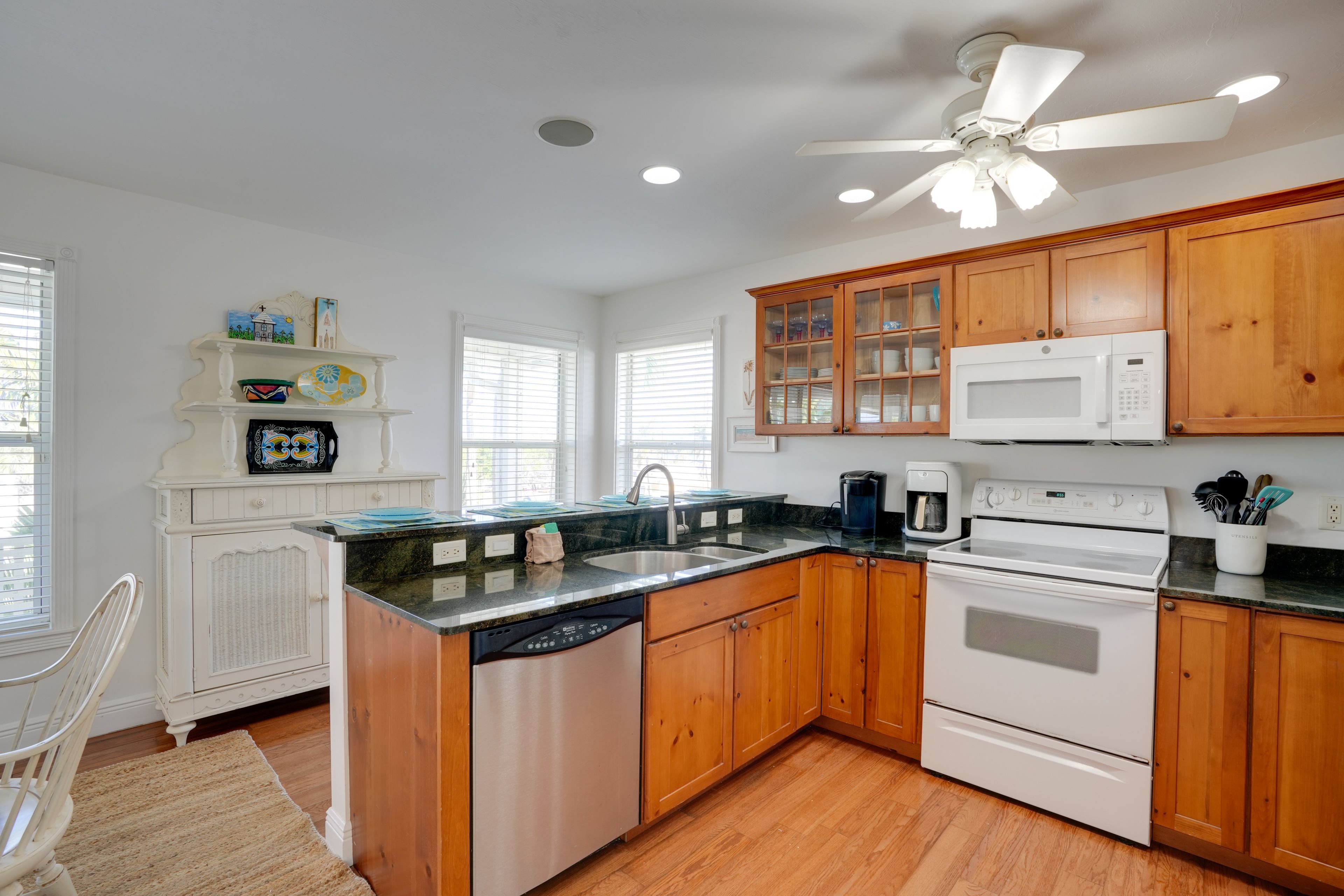 Kitchen | Cooking Basics | Breakfast Bar