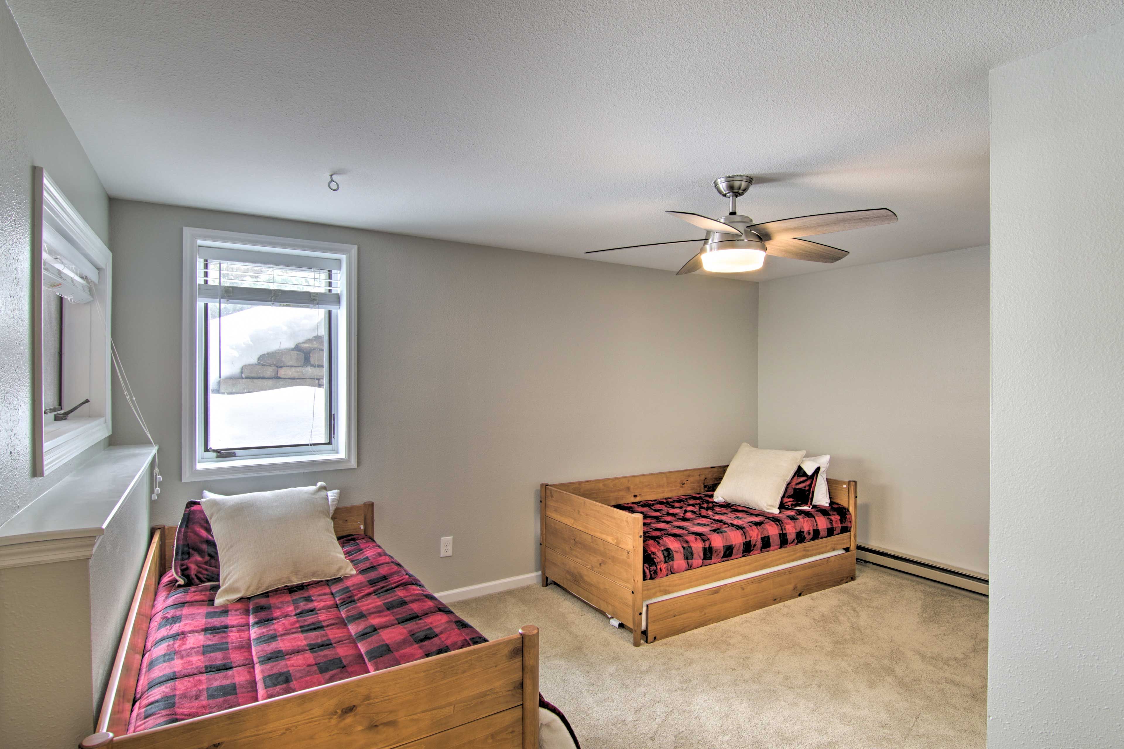 Bedroom 4 | 2 Twin Beds w/ 2 Twin Trundle Beds