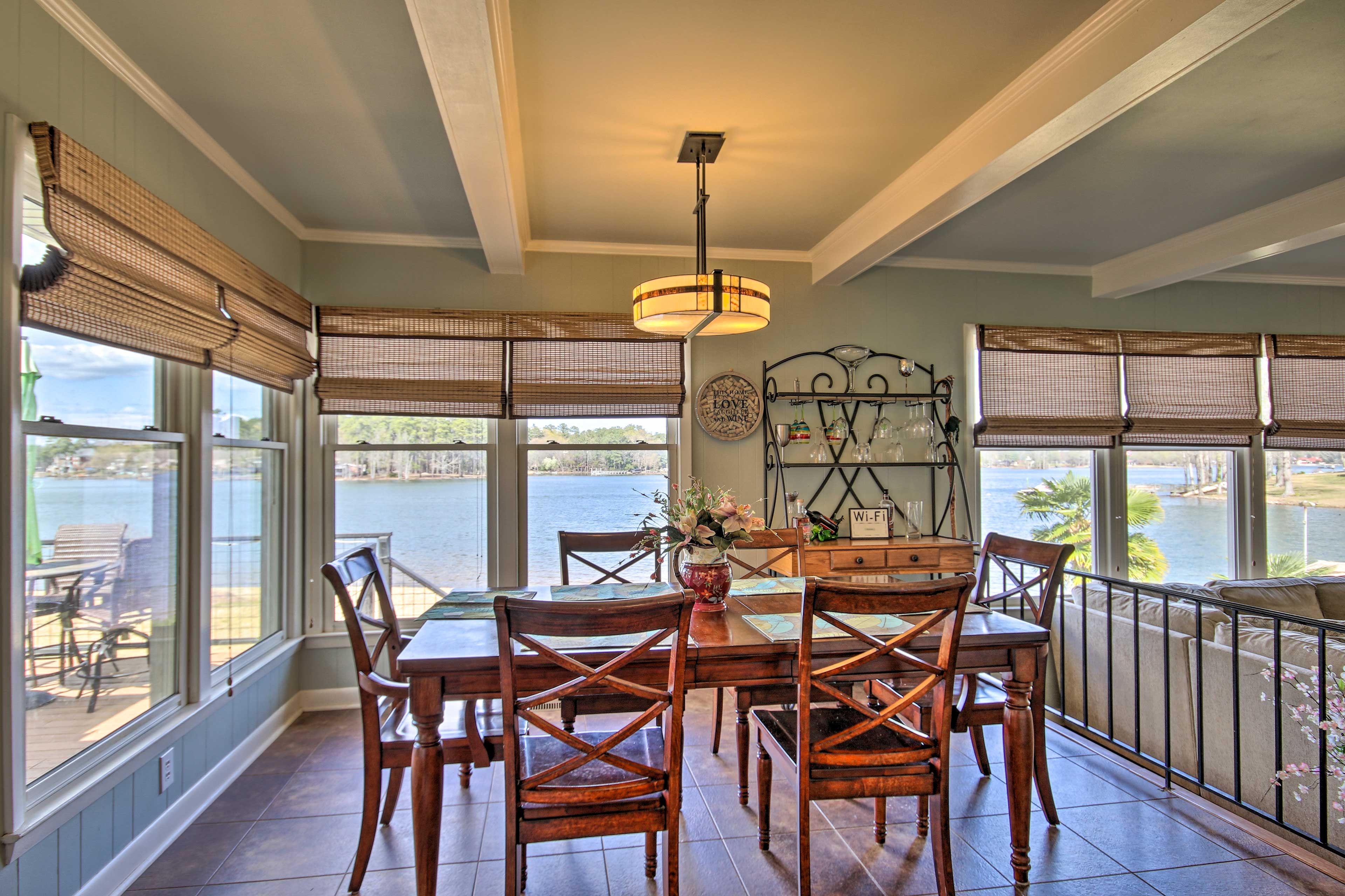 Dining Table | Lake Views
