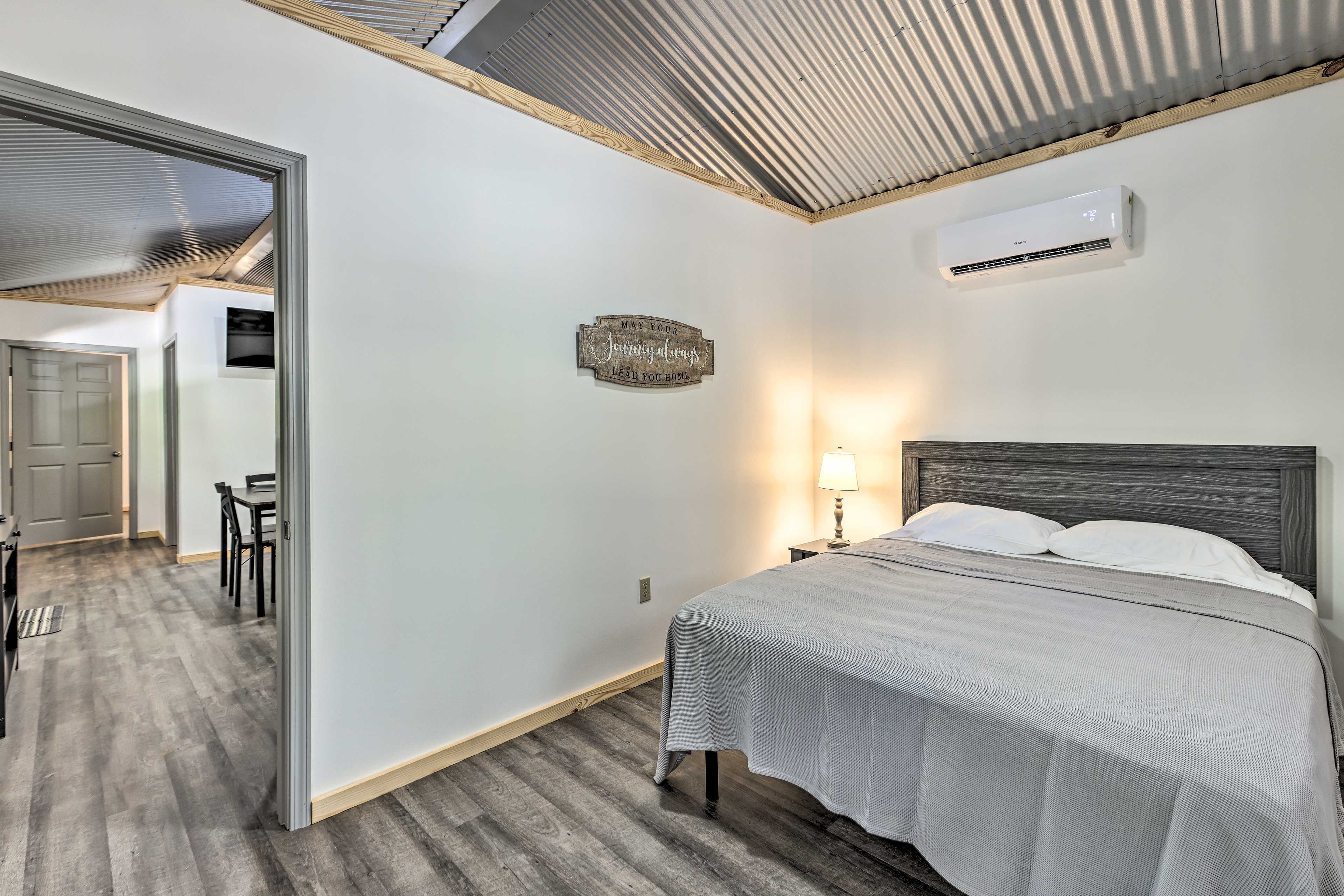 Bedroom 2 | Queen Bed