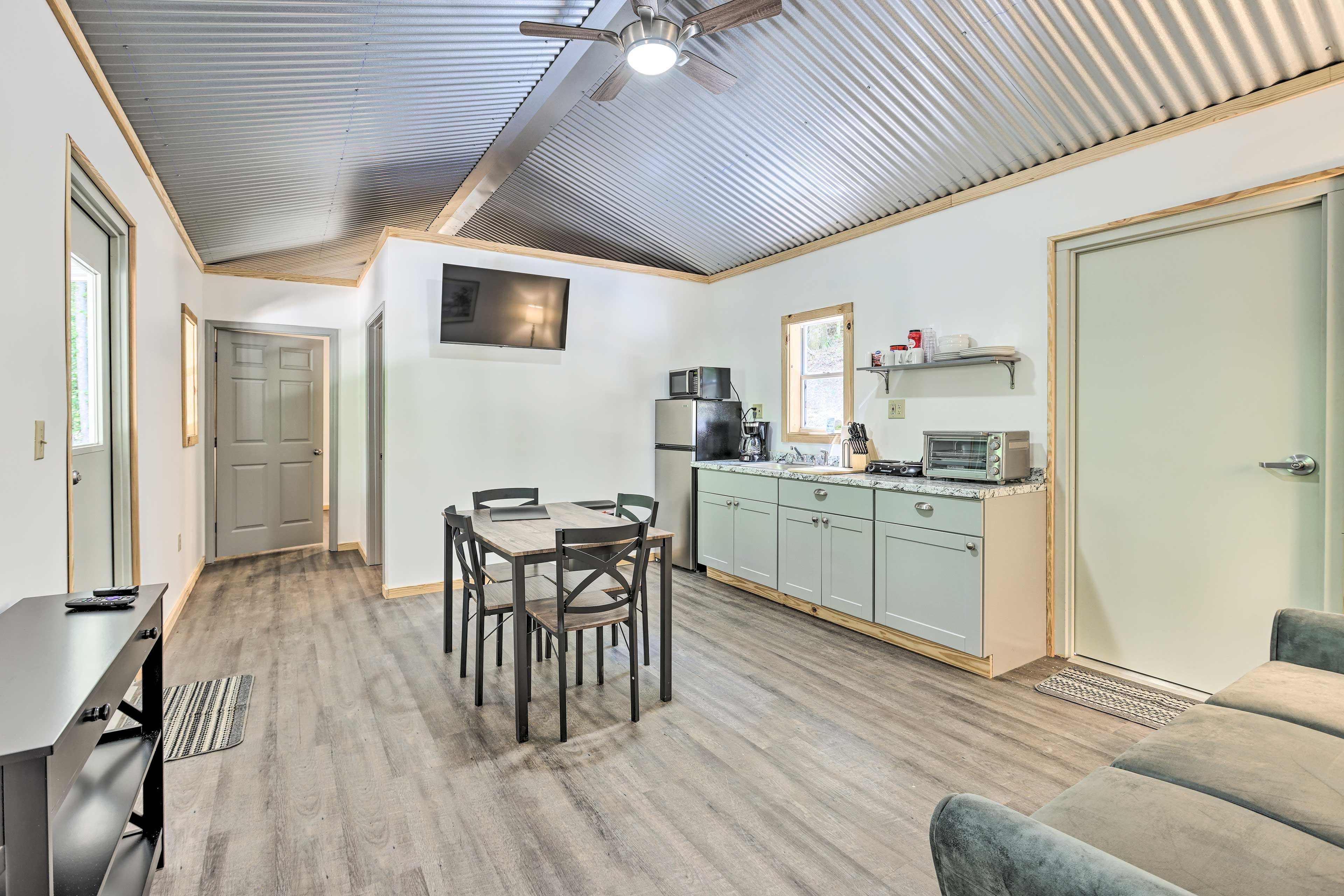 Living Area | Smart TV | Central A/C | Free WiFi