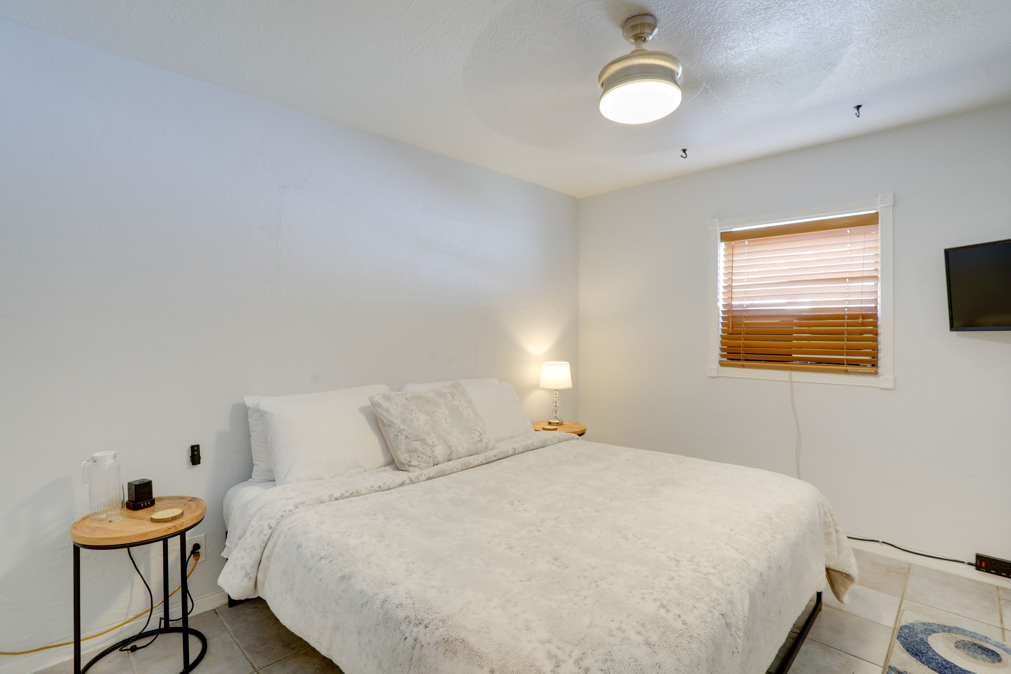 Bedroom 2 | King Bed | Smart TV