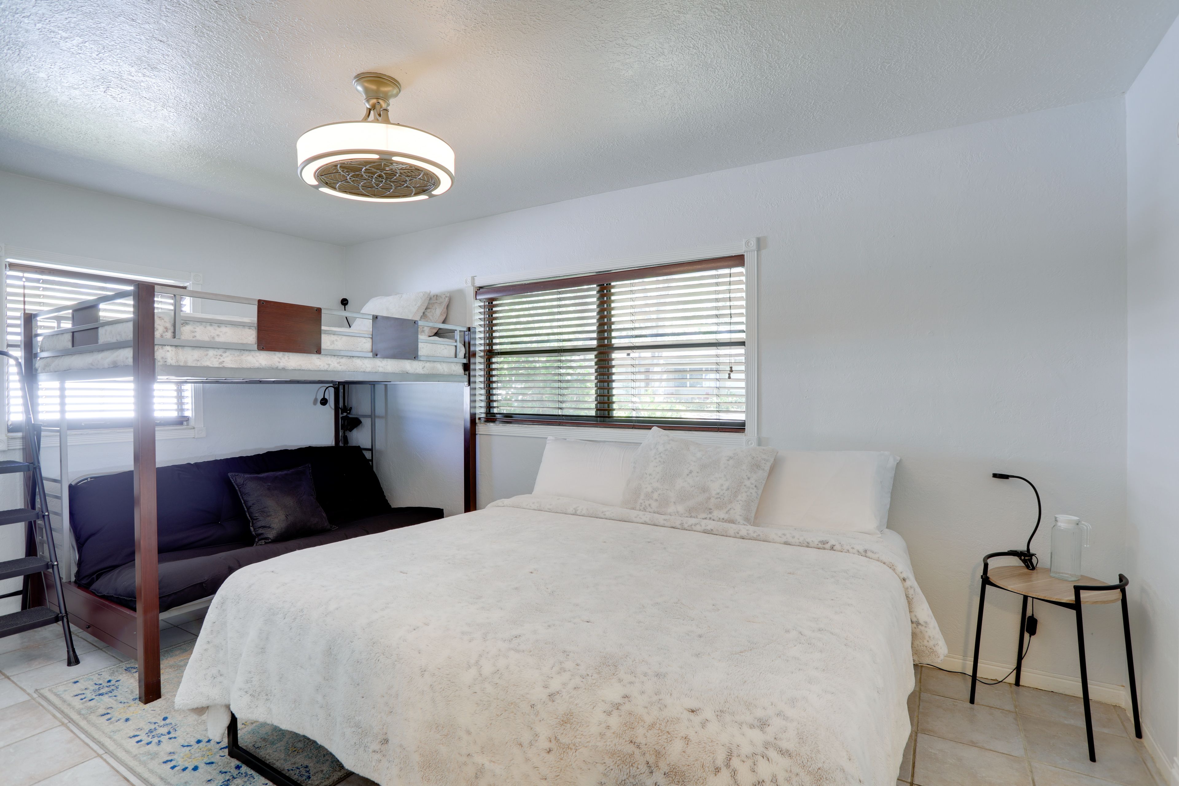 Bedroom 3 | Full/Full Futon Bunk Bed | King Bed