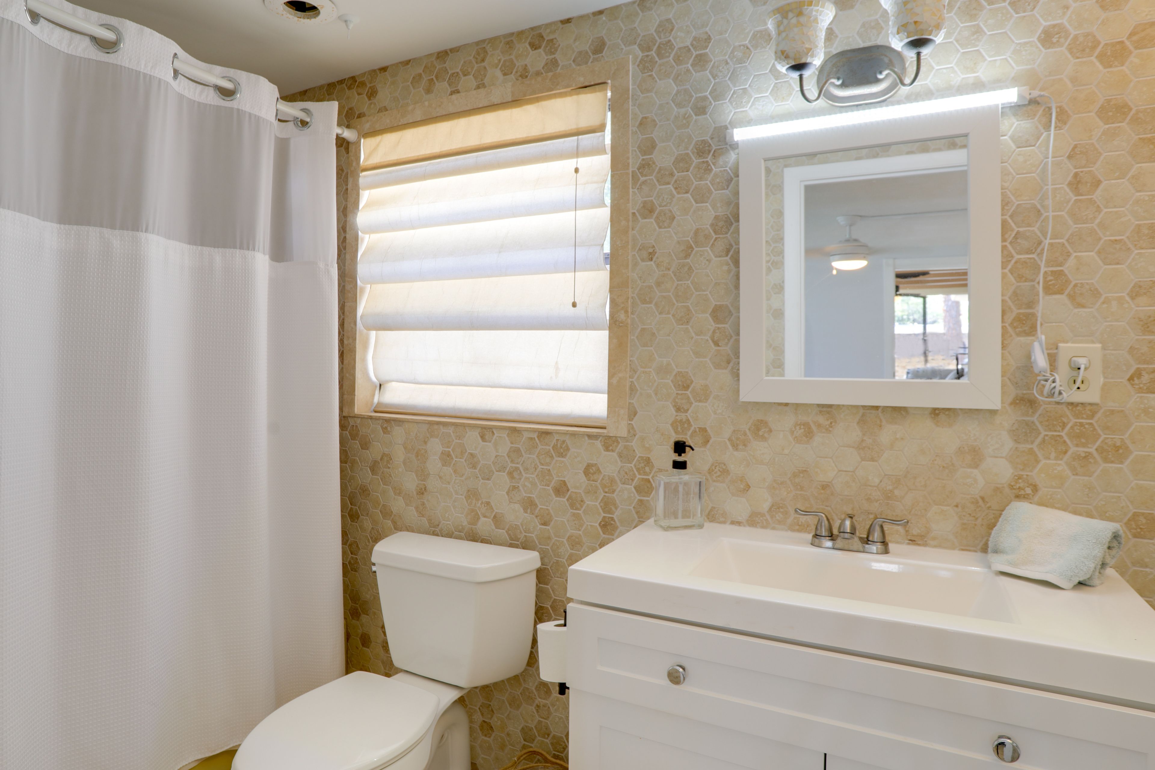 En-Suite Bathroom | Linens & Towels | Hair Dryer