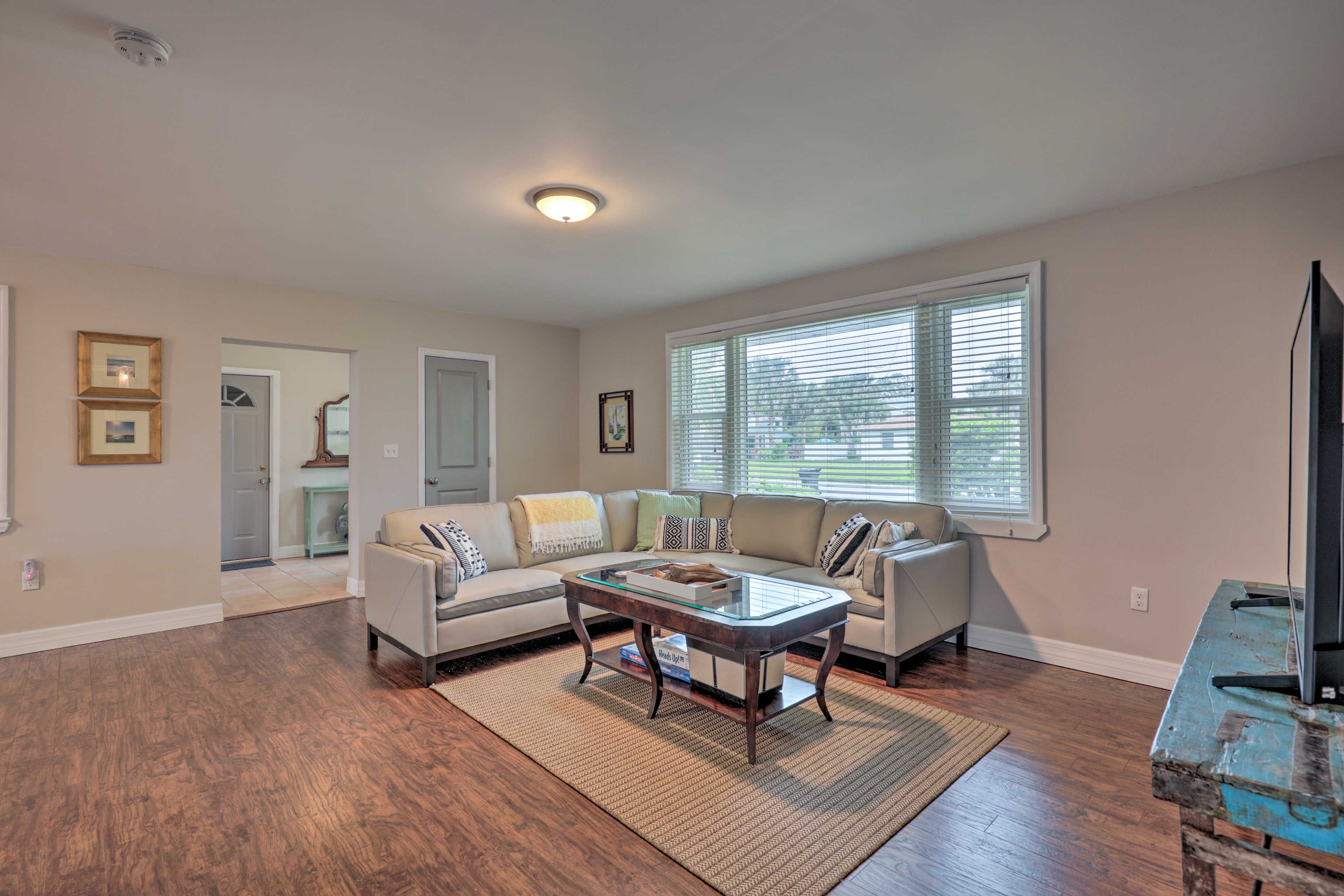 Living Room | Free WiFi
